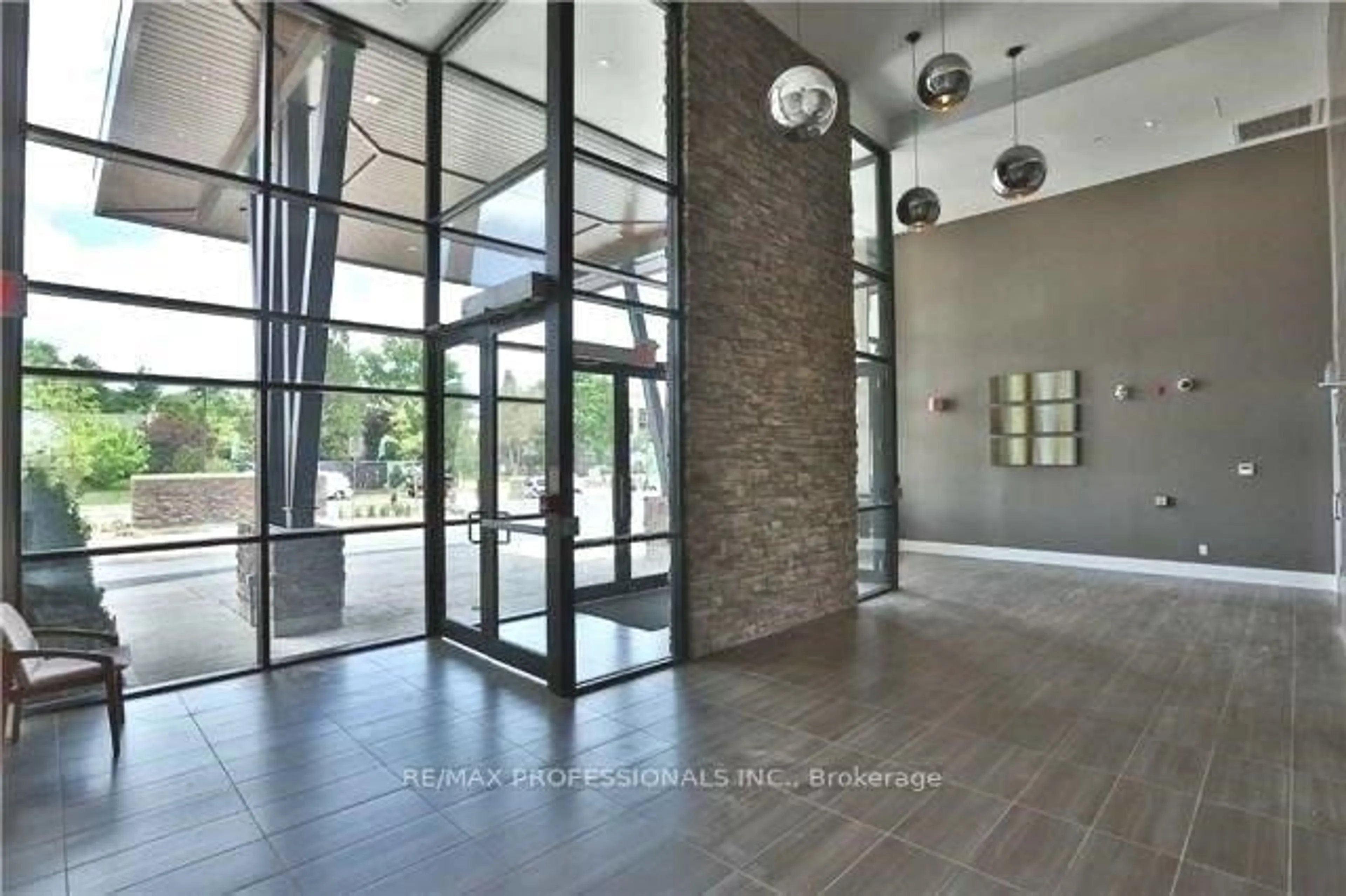 Unknown for 128 Garden Dr #323, Oakville Ontario L6K 0H7