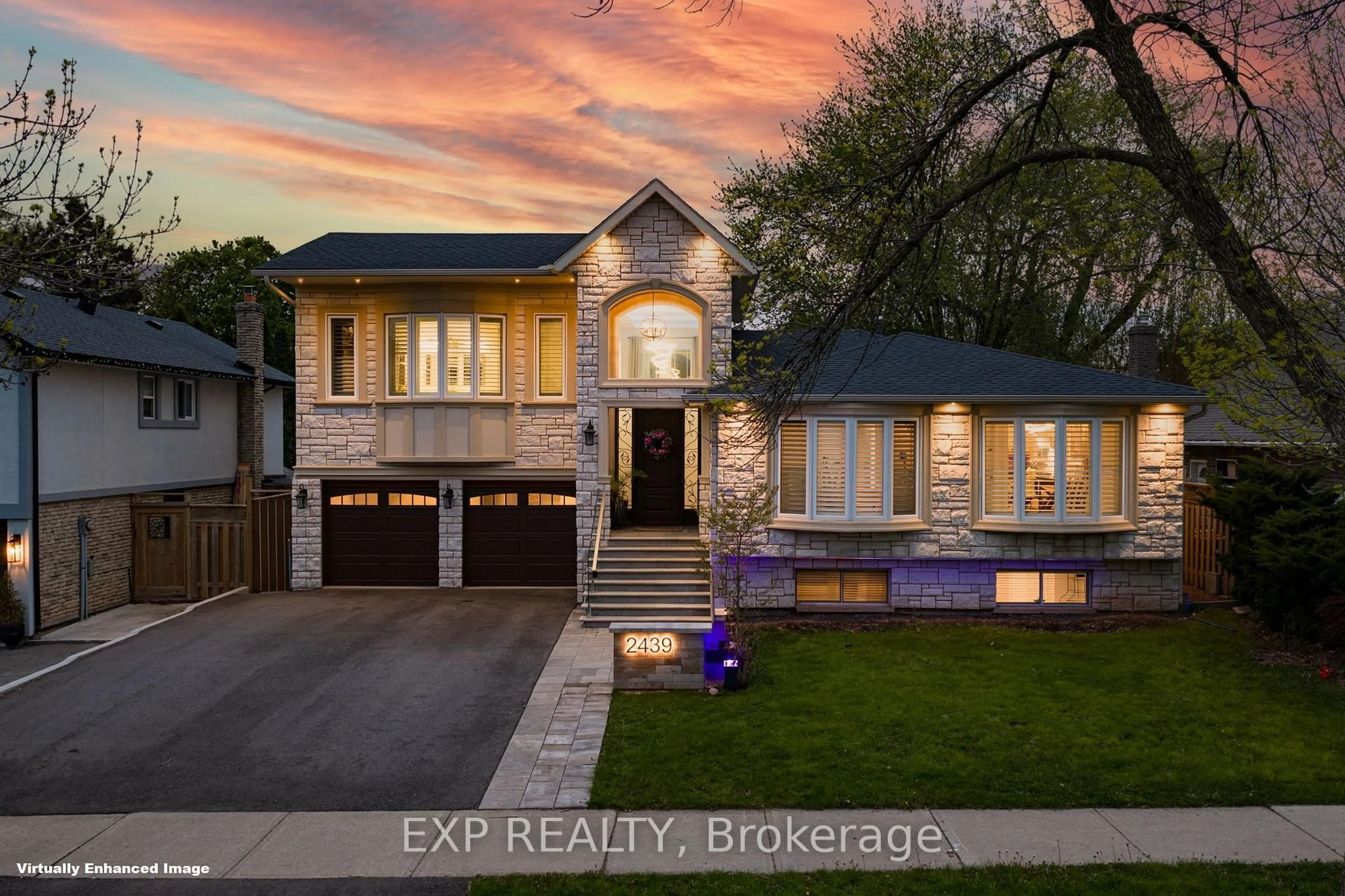 Unknown for 2439 Bridge Rd, Oakville Ontario L6L 2G9