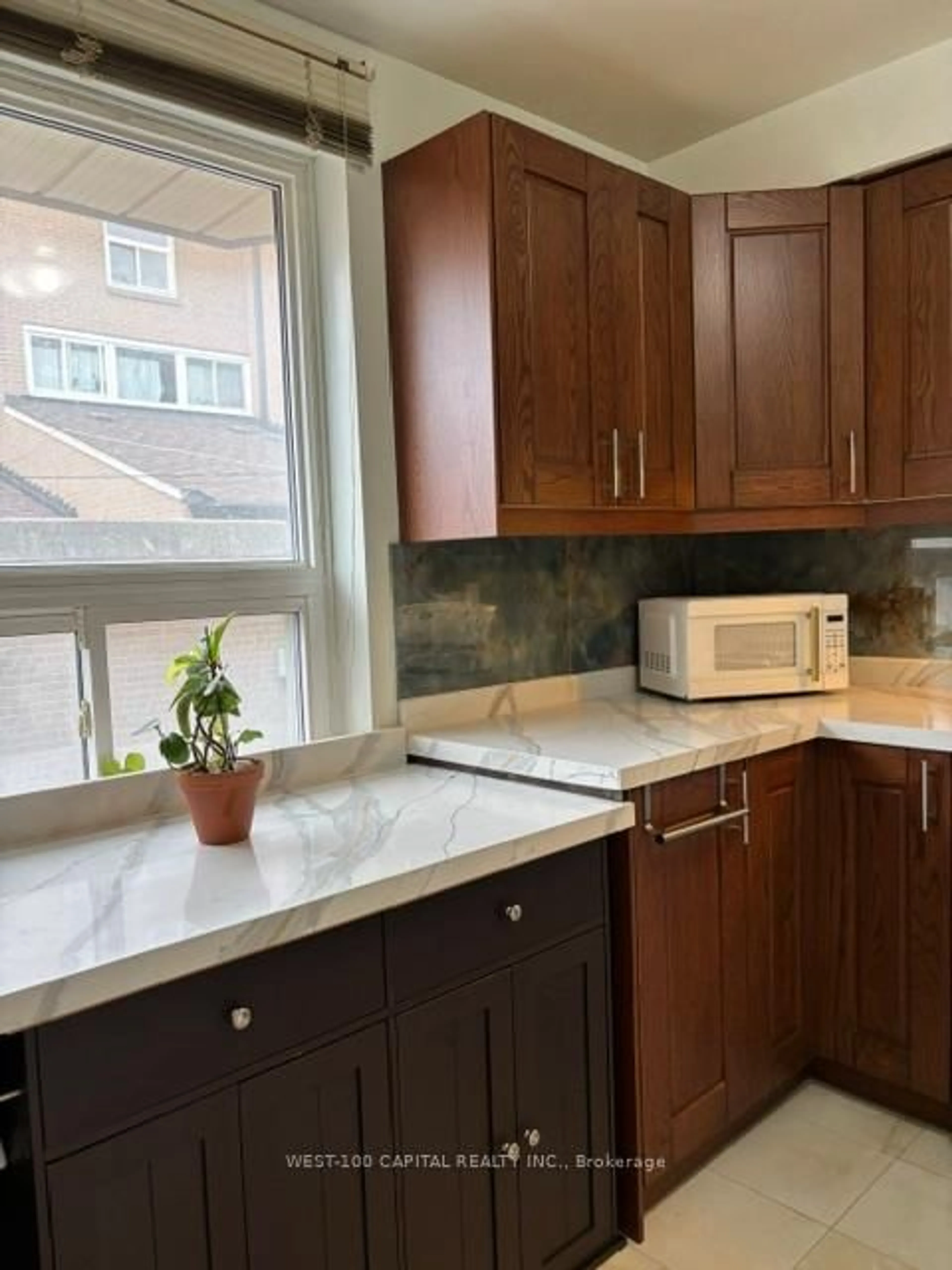Standard kitchen, unknown for 246 John Garland Blvd ##73, Toronto Ontario M9V 1N8