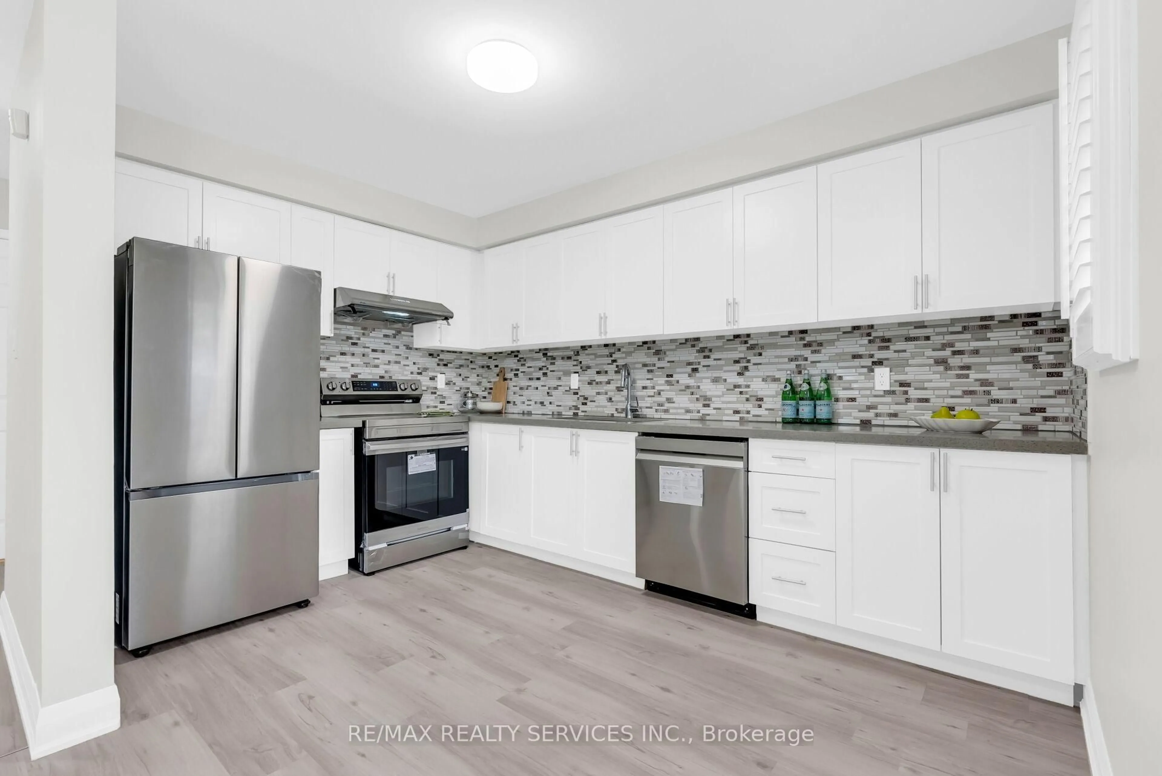Open concept kitchen, unknown for 5110 Fairview St #28, Burlington Ontario L7L 7H6
