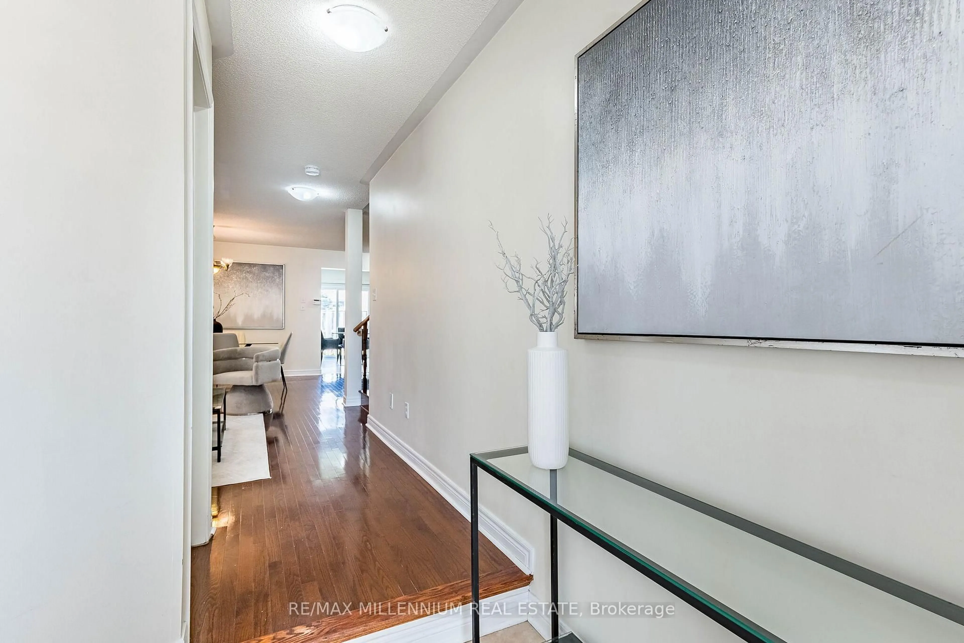 Indoor entryway for 14 Vermont Rd, Brampton Ontario L7A 3G3