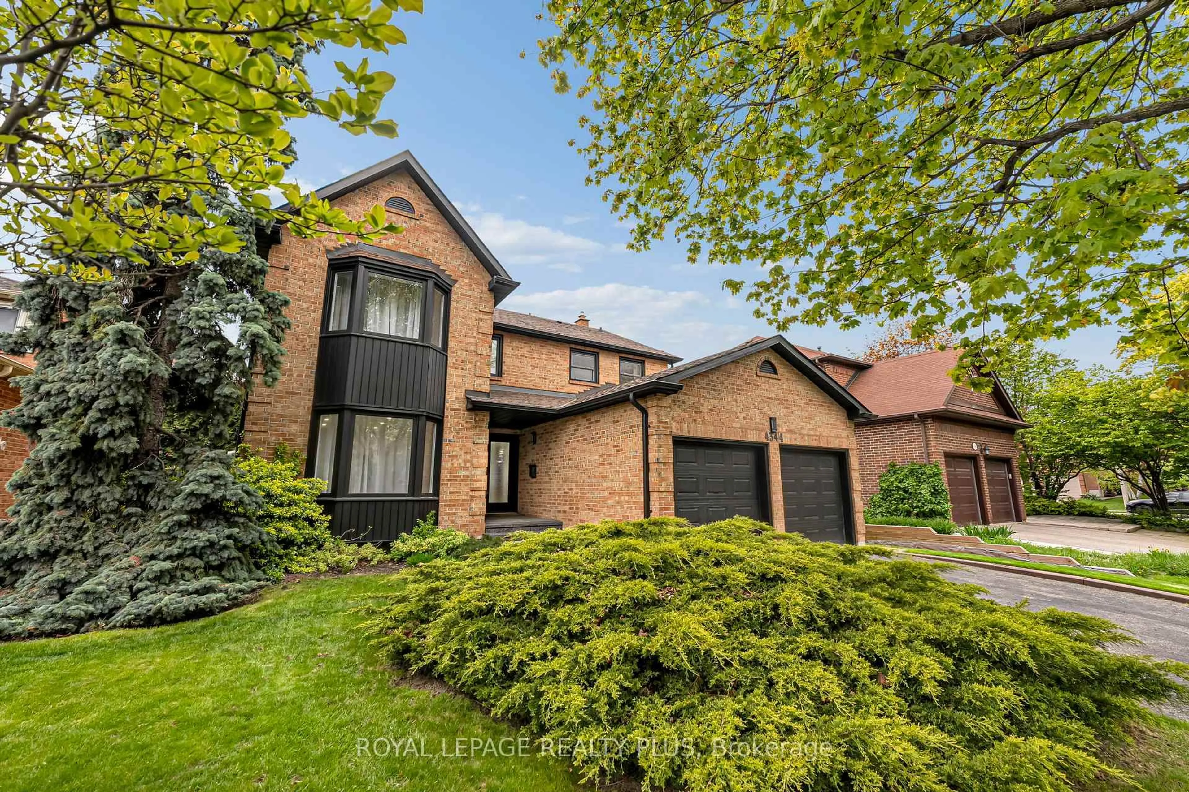 Home with brick exterior material, street for 4344 Dallas Crt, Mississauga Ontario L4W 4G7