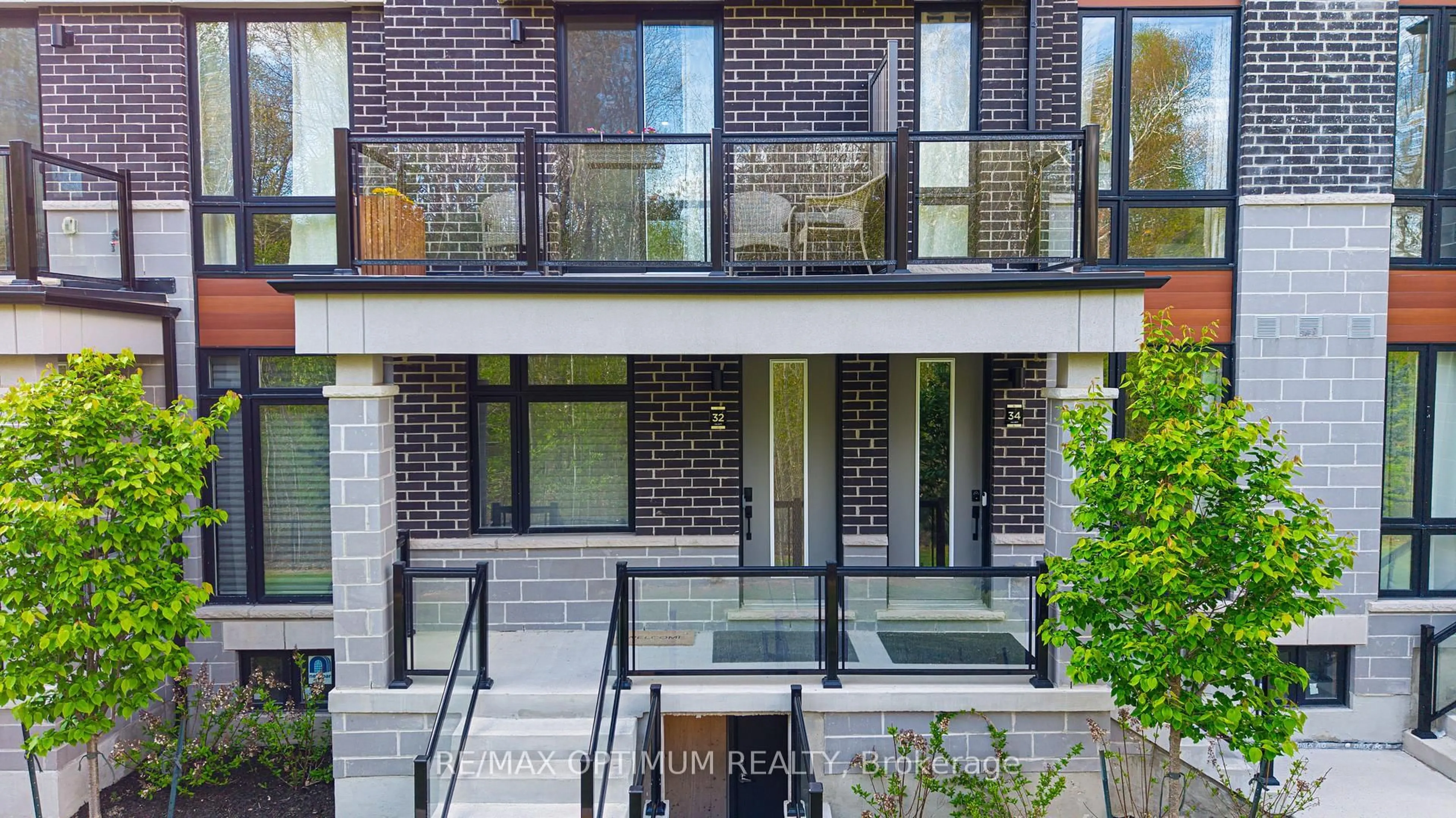 Home with brick exterior material, street for 50 Knotsberry Circ #32, Brampton Ontario L6Y 6G1