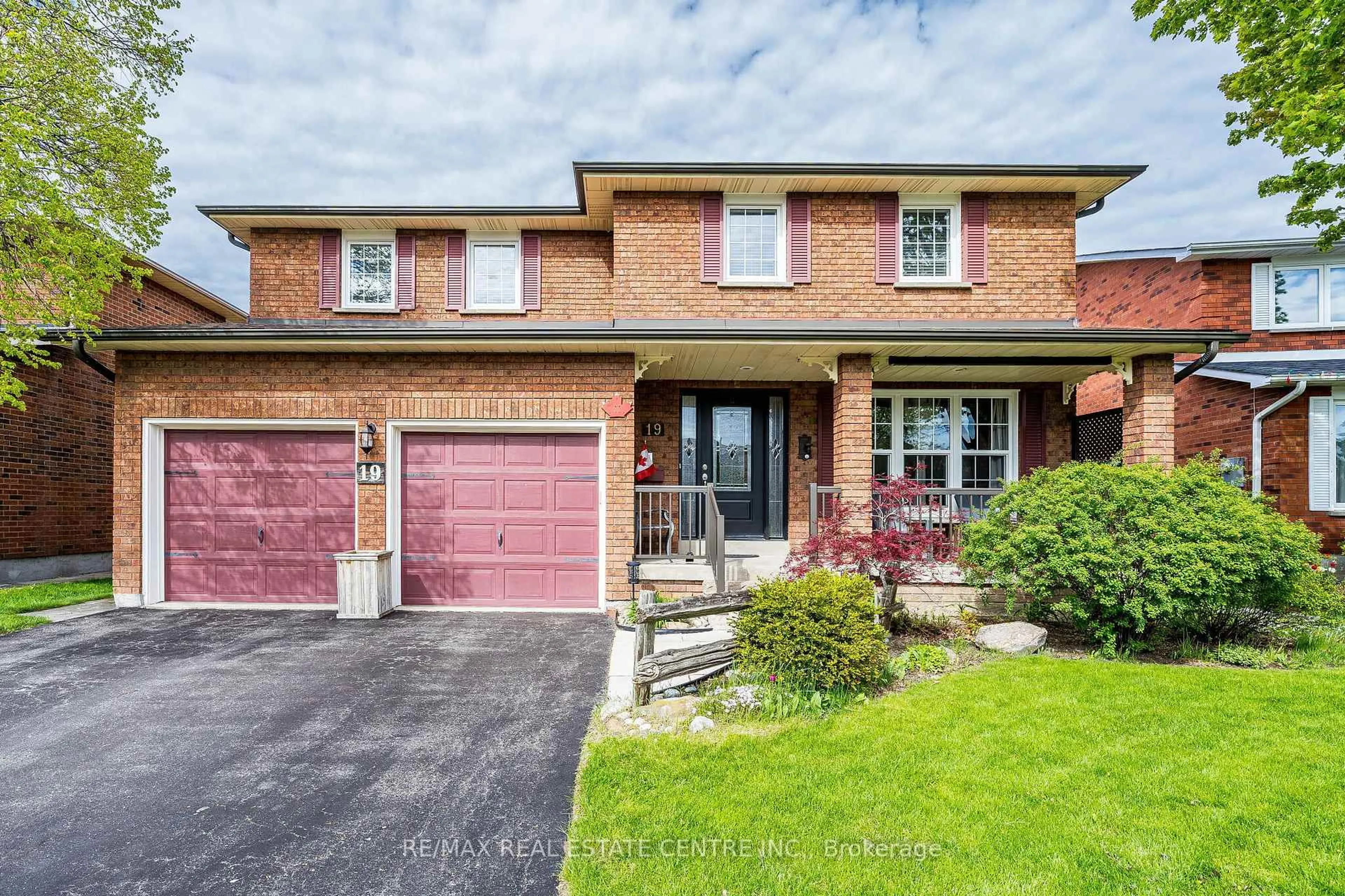 Home with brick exterior material, street for 19 Mossbank Dr, Brampton Ontario L6W 3Z4