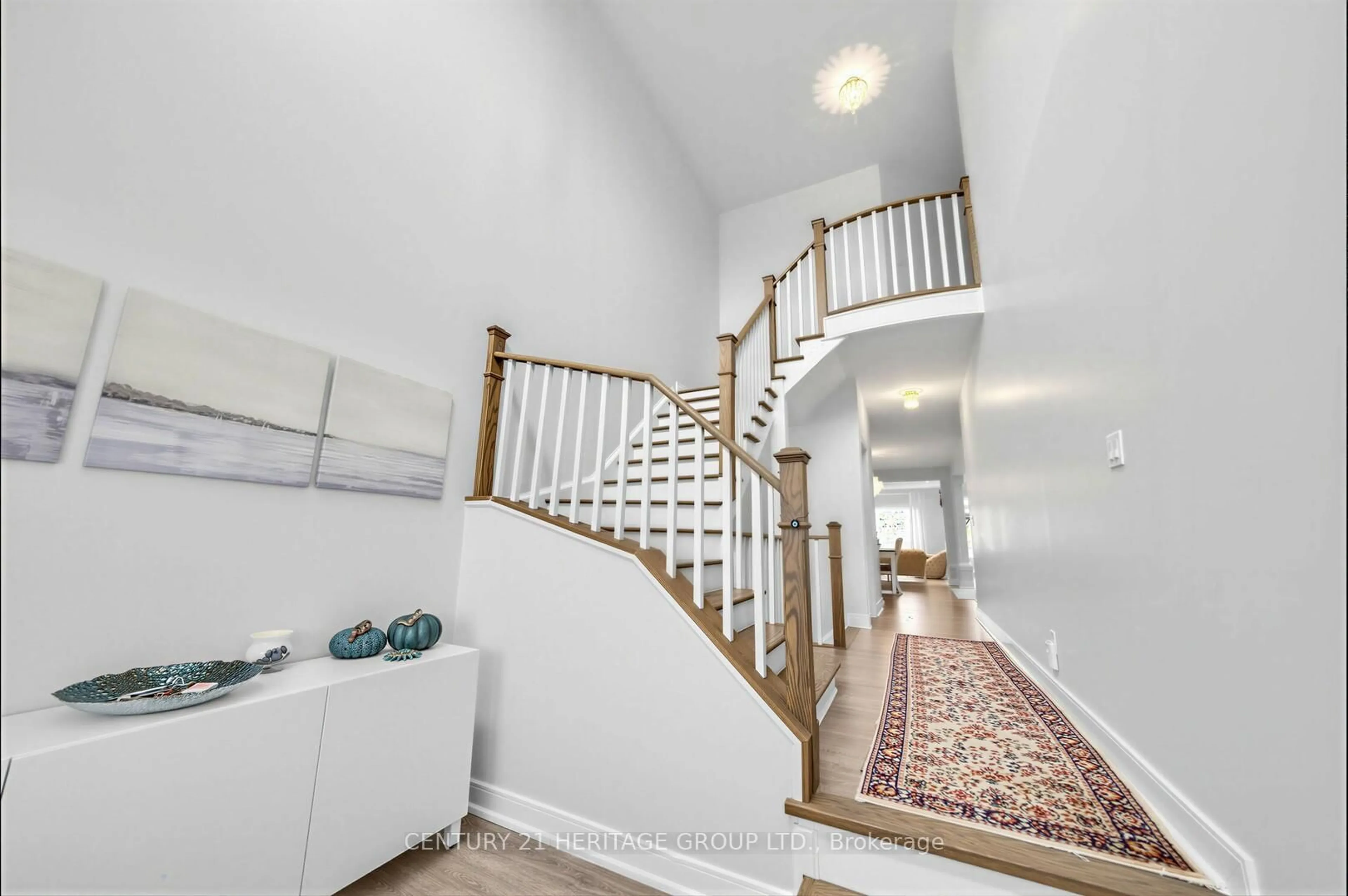 Indoor foyer for 2621A Keele St, Toronto Ontario M6L 2P2