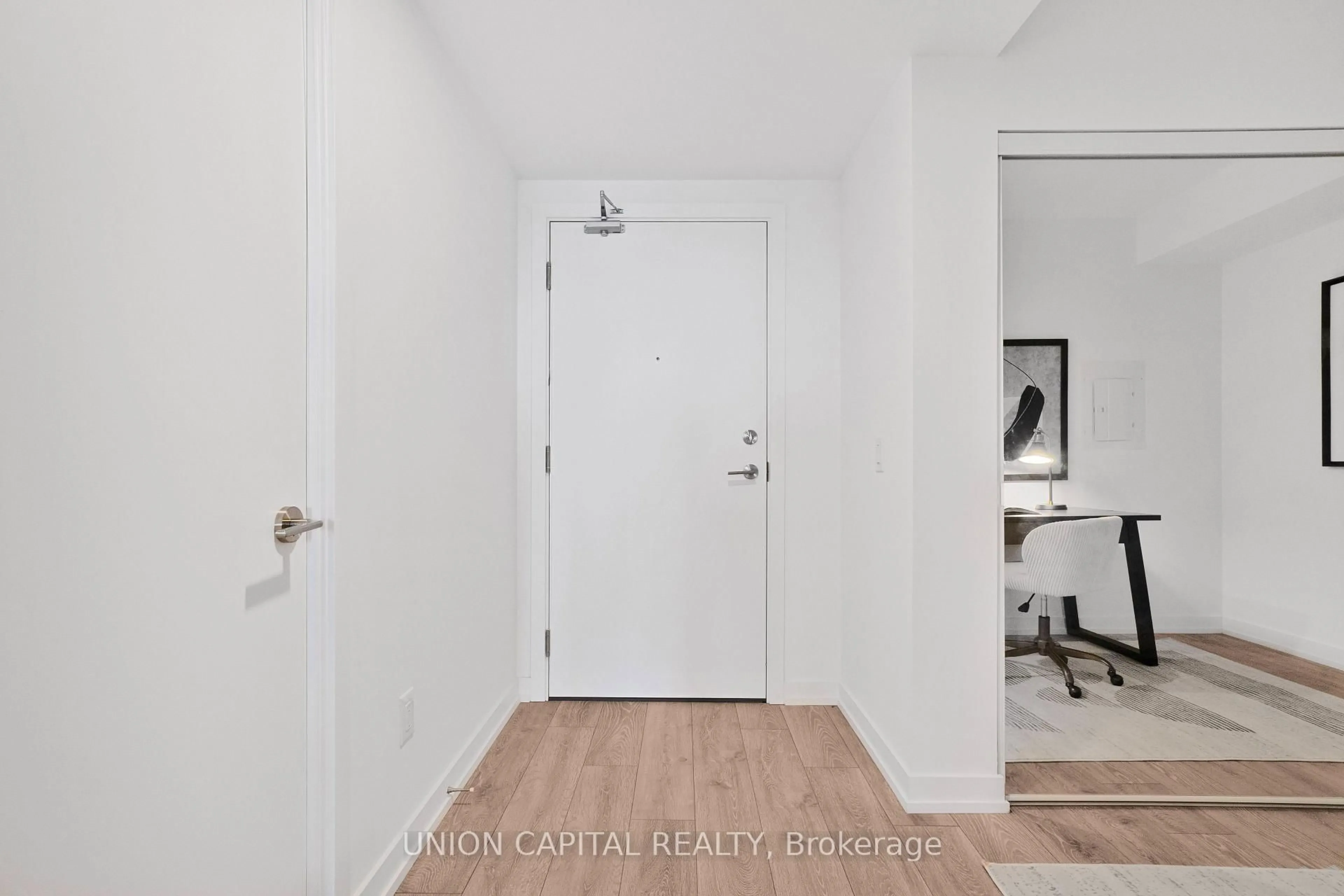 Indoor entryway for 1100 Sheppard Ave #835, Toronto Ontario M3K 0E4