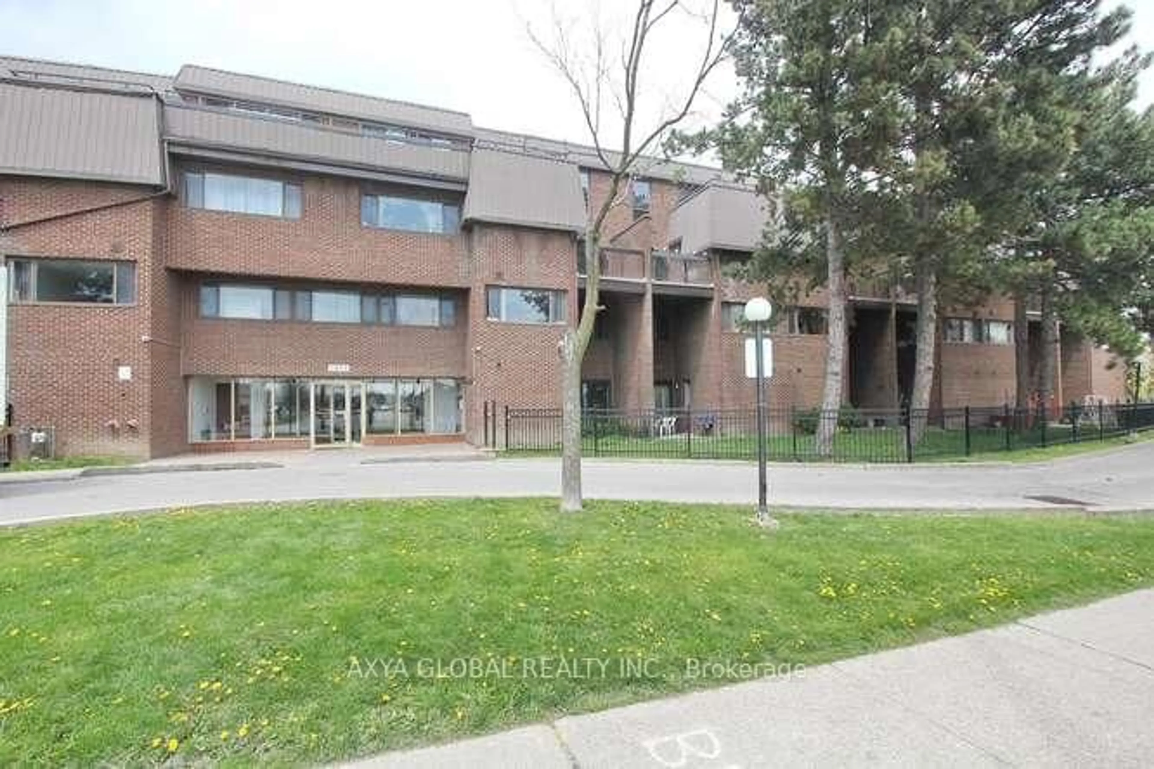 Patio, building for 3455 Morning Star Dr #216, Mississauga Ontario L4T 3T9