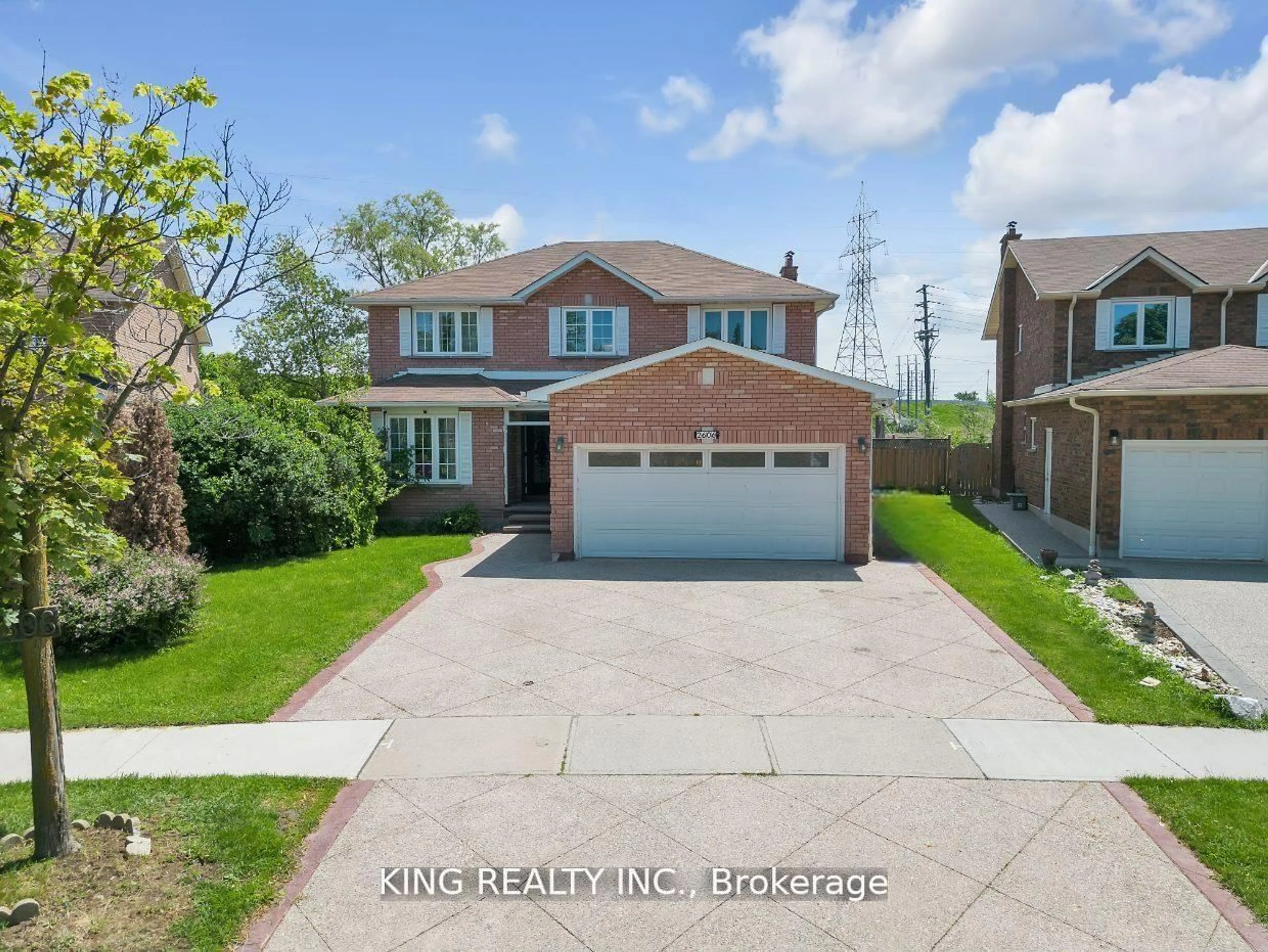 A pic from outside/outdoor area/front of a property/back of a property/a pic from drone, street for 2606 Ambercroft Tr, Mississauga Ontario L5M 4K3