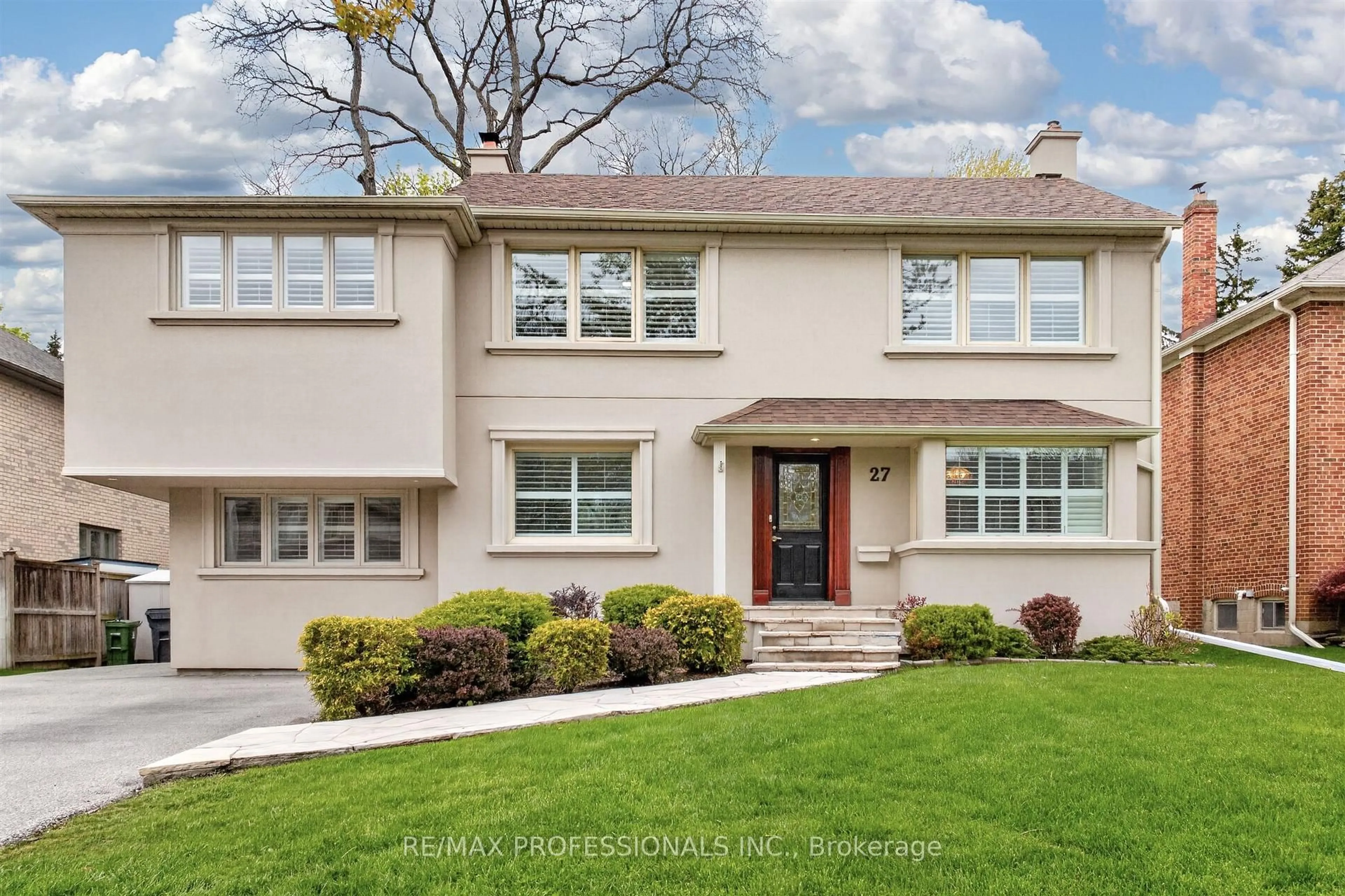 Home with vinyl exterior material, street for 27 Nottingham Dr, Toronto Ontario M9A 2W4