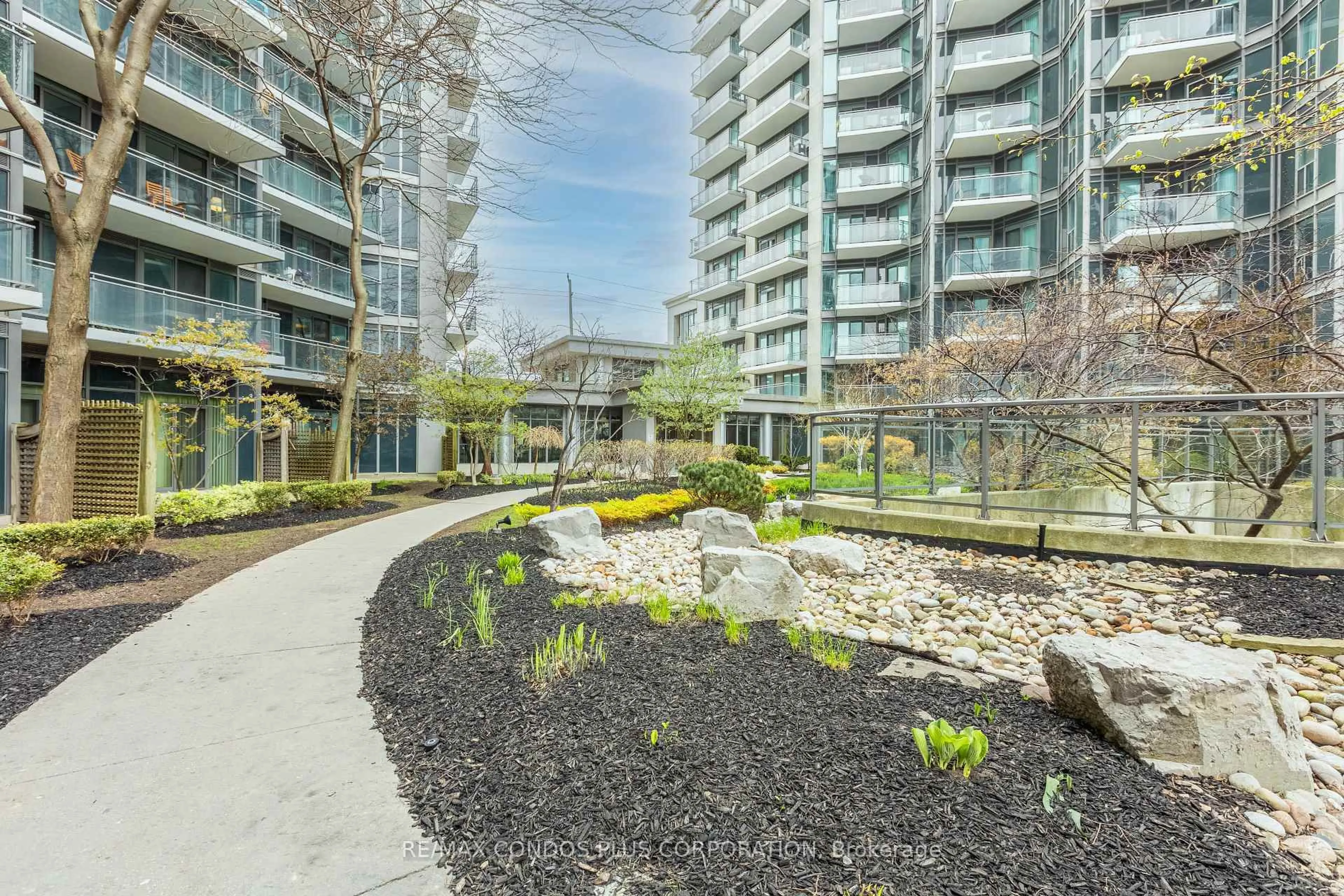Patio, unknown for 2119 Lake Shore Blvd #317, Toronto Ontario M8V 4E8