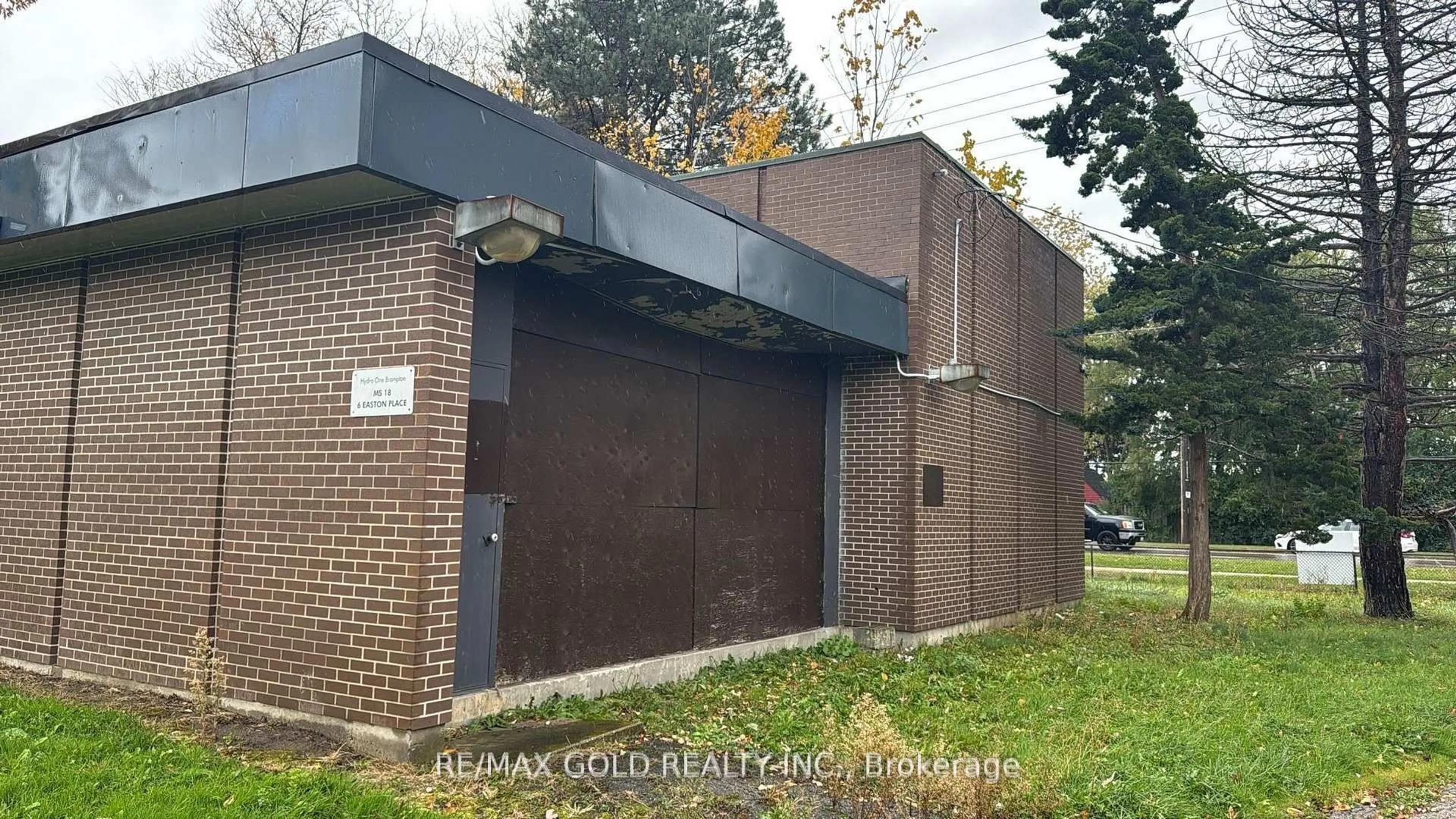 Unknown for 6 Easton Pl, Brampton Ontario L6T 2A7