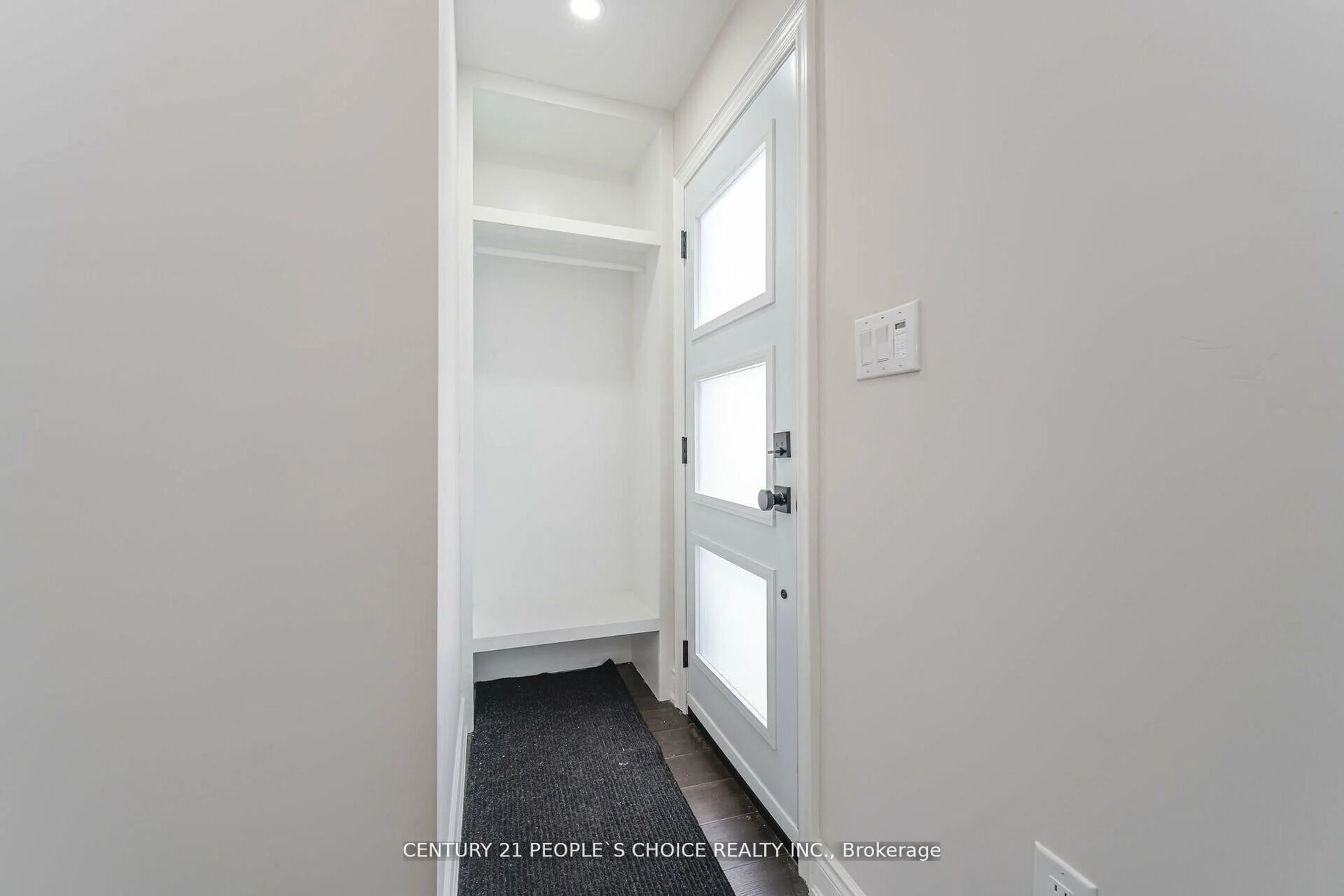 Indoor entryway for 218 William St, Toronto Ontario M9N 2H1