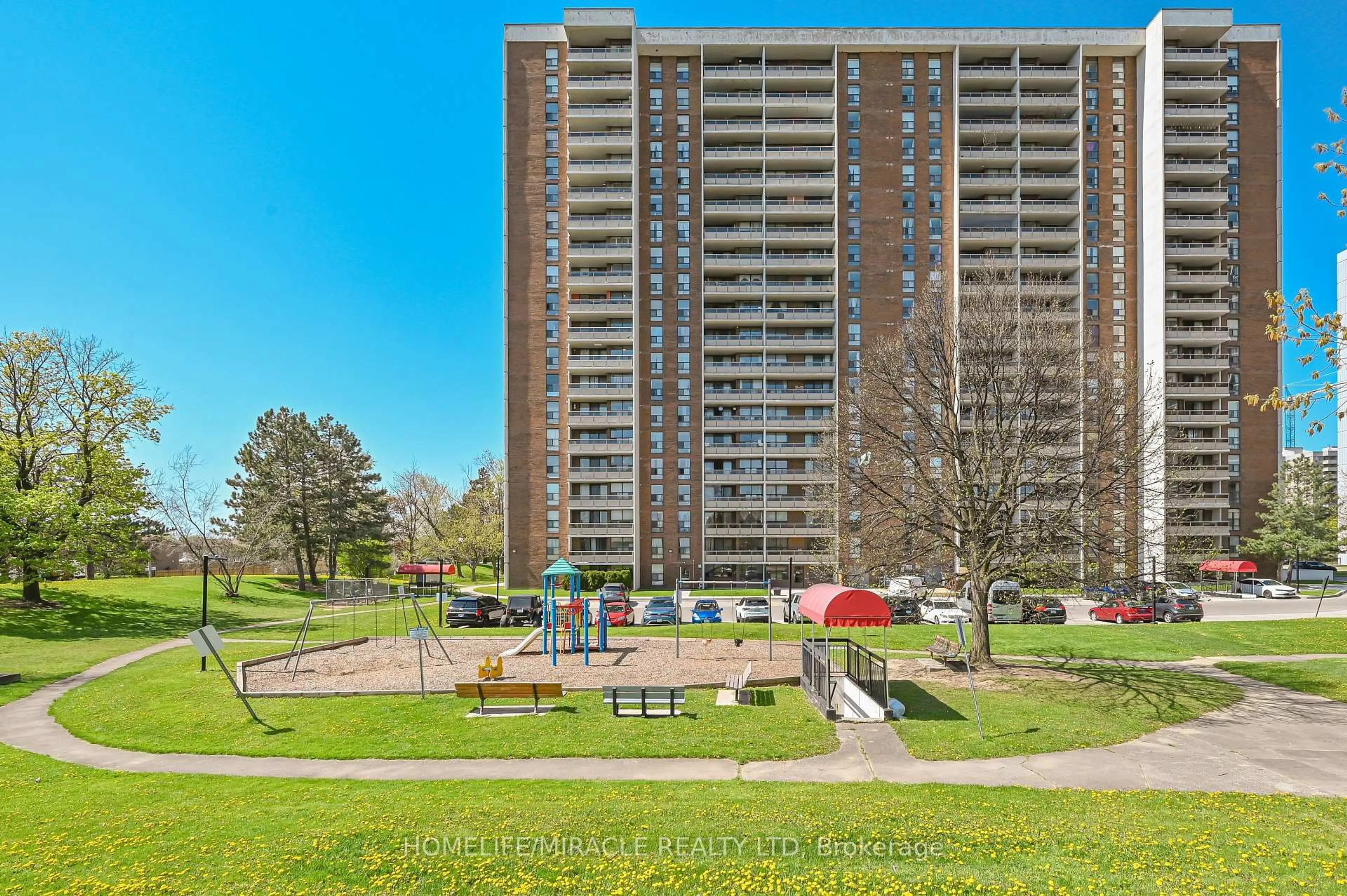 Patio, unknown for 4 Kings Cross Rd #602, Brampton Ontario L6T 3X8