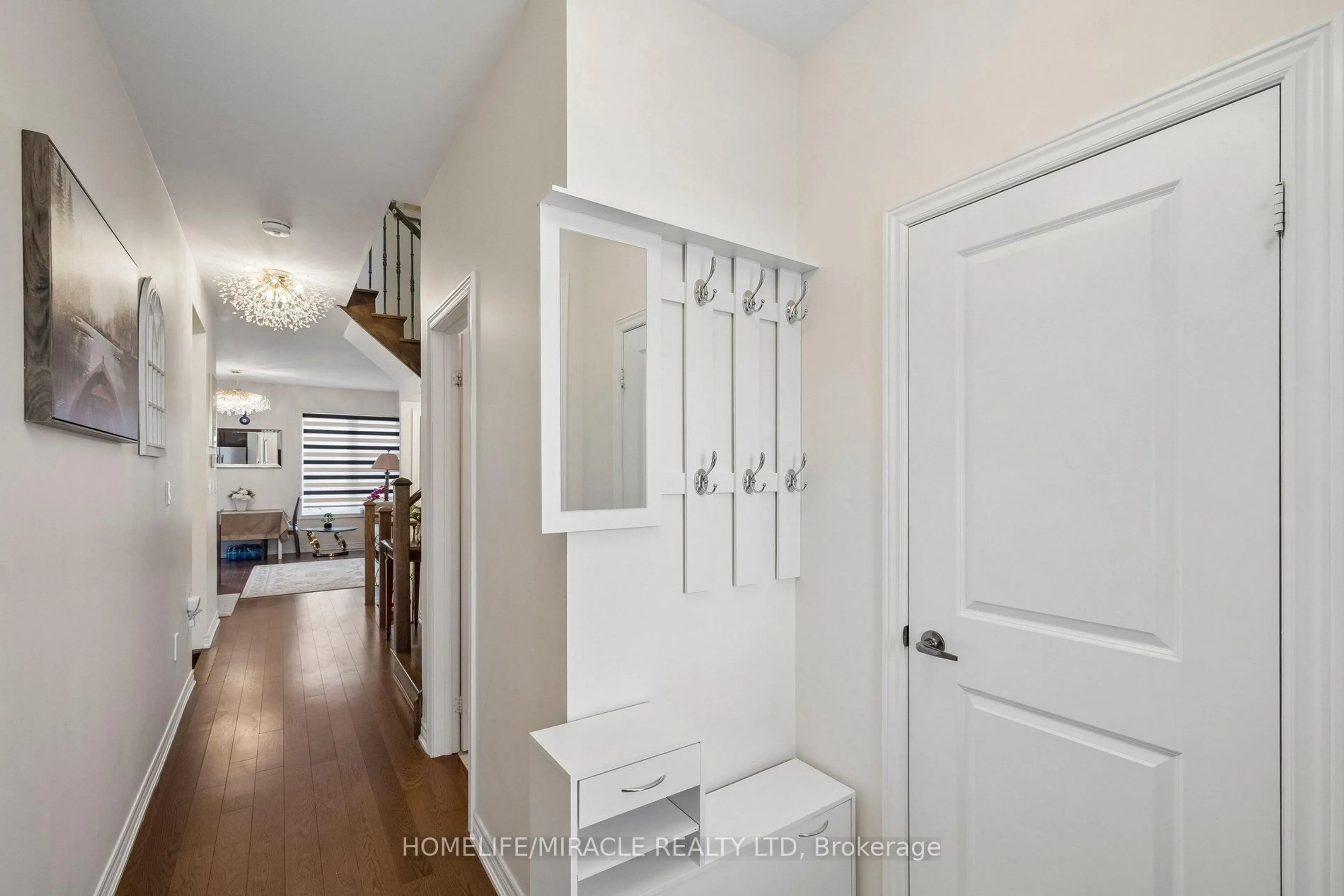 Indoor entryway for 25 True Blue Cres, Caledon Ontario L7E 4K6