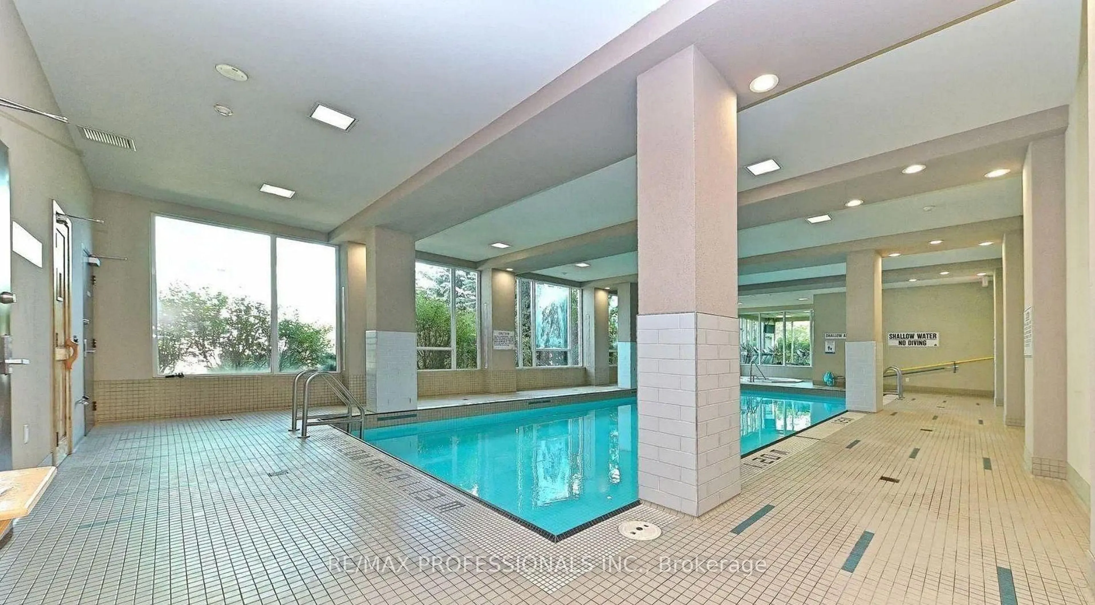 Pool for 3525 Kariya Dr #2701, Mississauga Ontario L5B 0C2