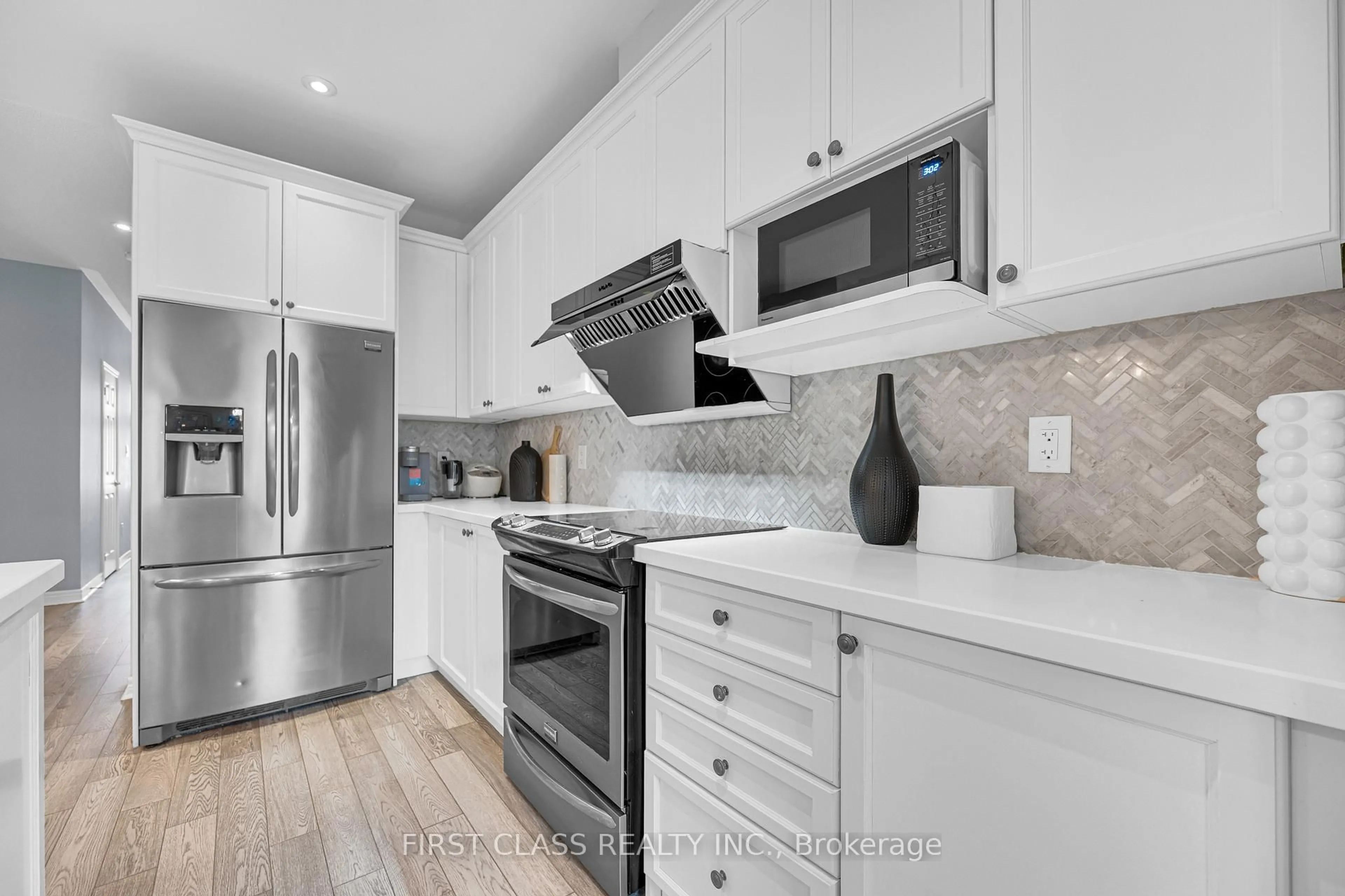 Unknown for 352 Leadwood Gate, Oakville Ontario L6M 0Z5
