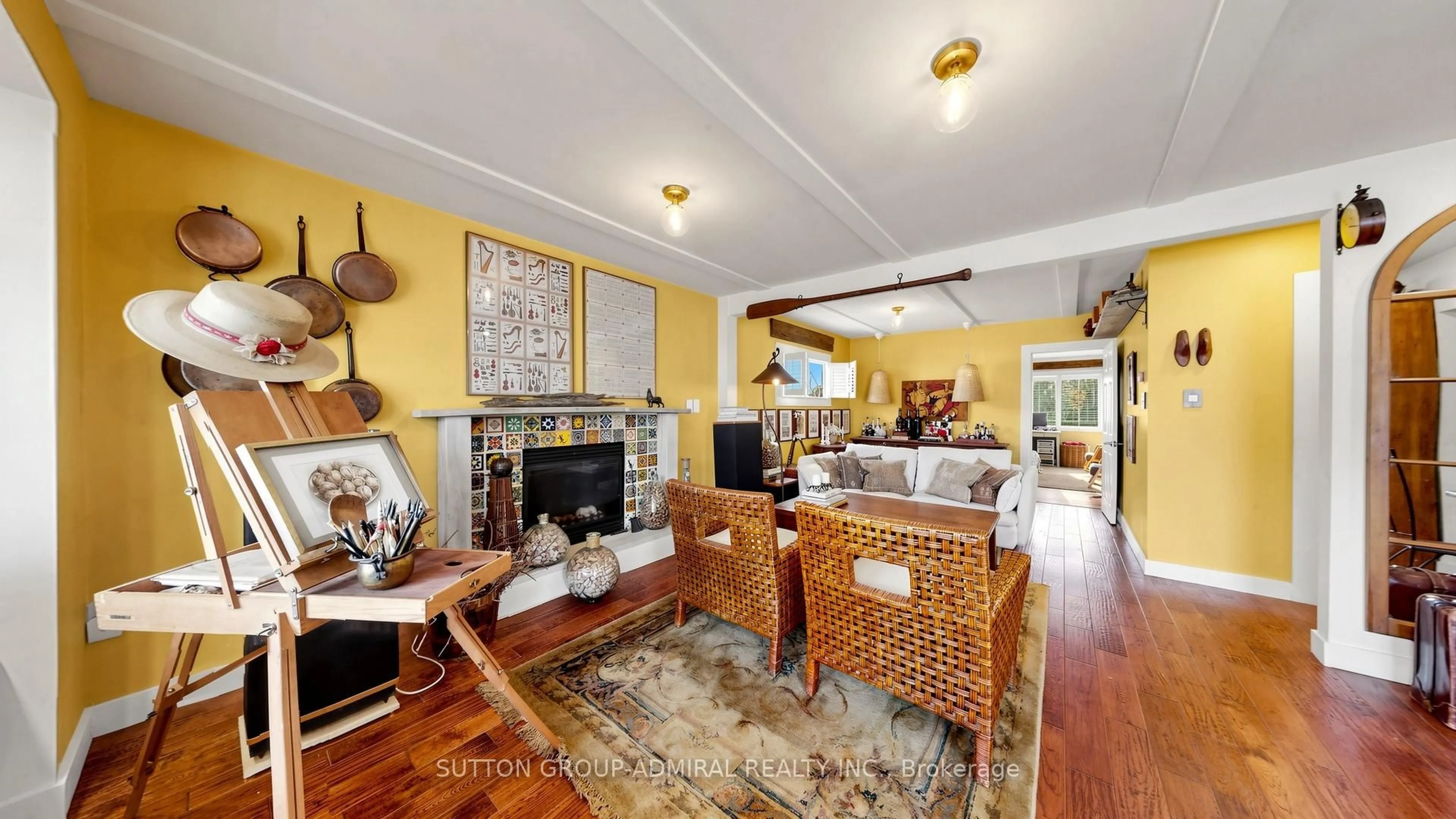 Living room with furniture, unknown for 101 Denison Ave, Brampton Ontario L6X 1E9