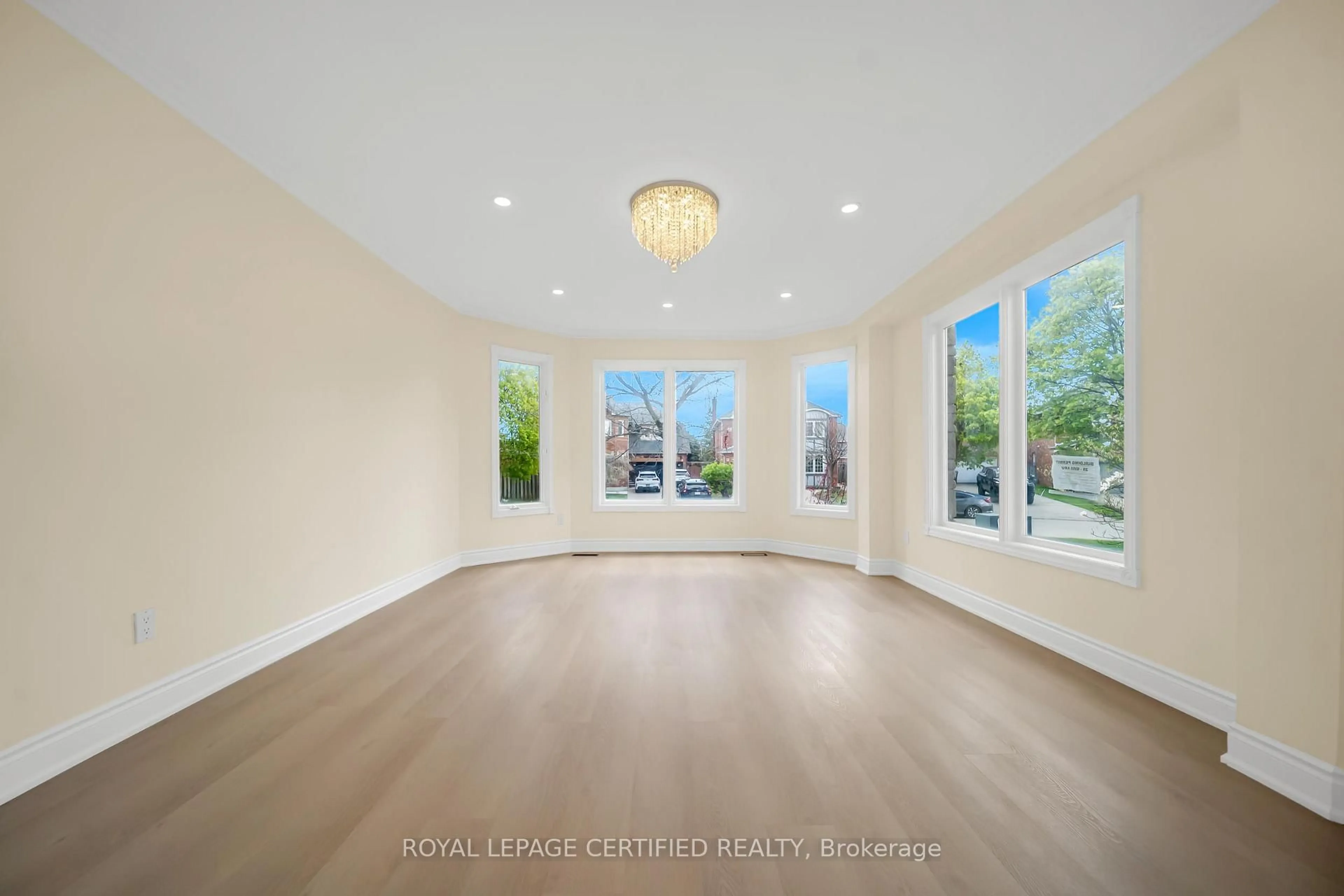 Unknown for 5016 Natkarni Cres, Mississauga Ontario L5V 1L2