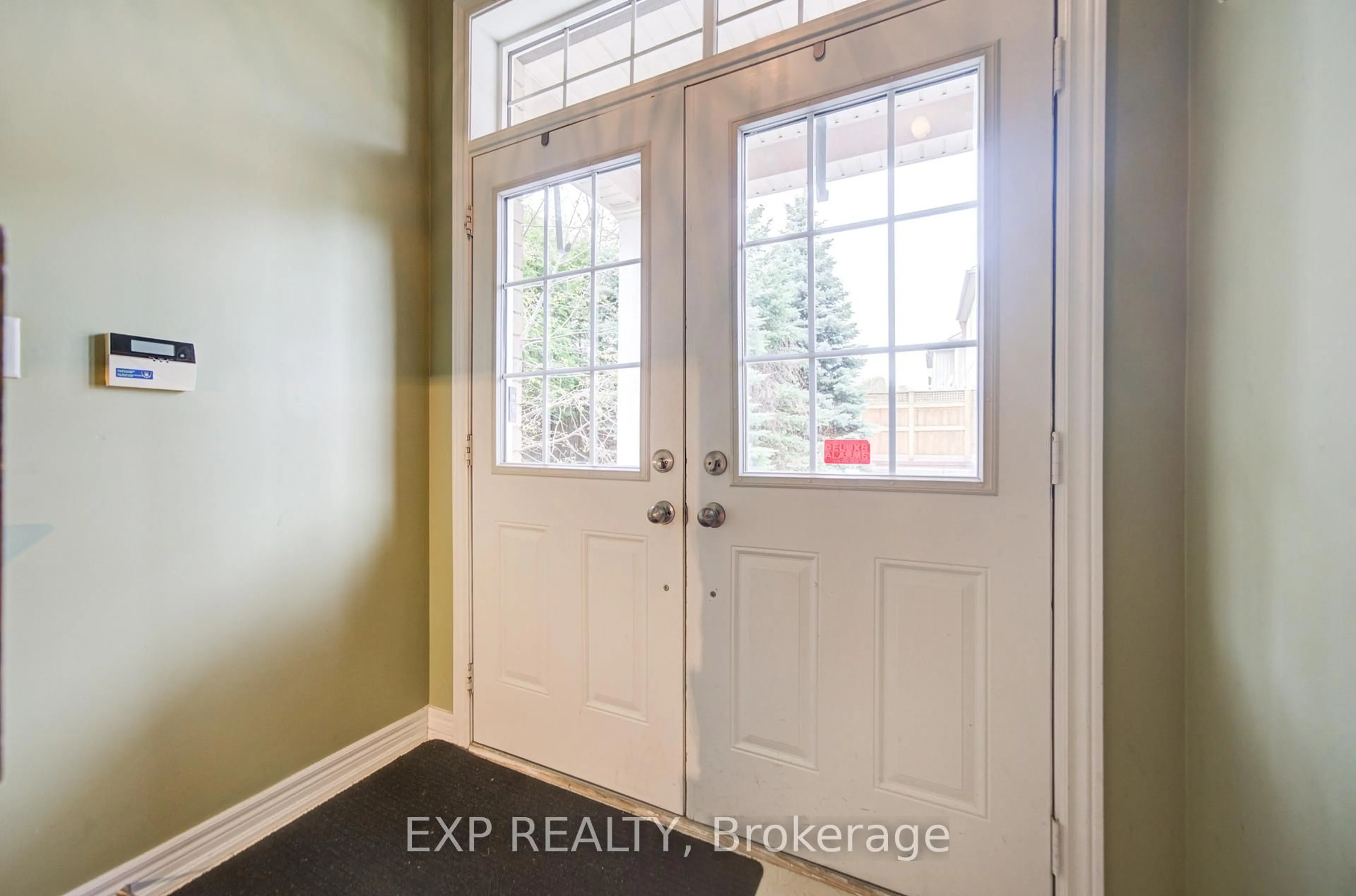 Indoor entryway for 25 Sutcliff Lane, Halton Hills Ontario L7G 0C2