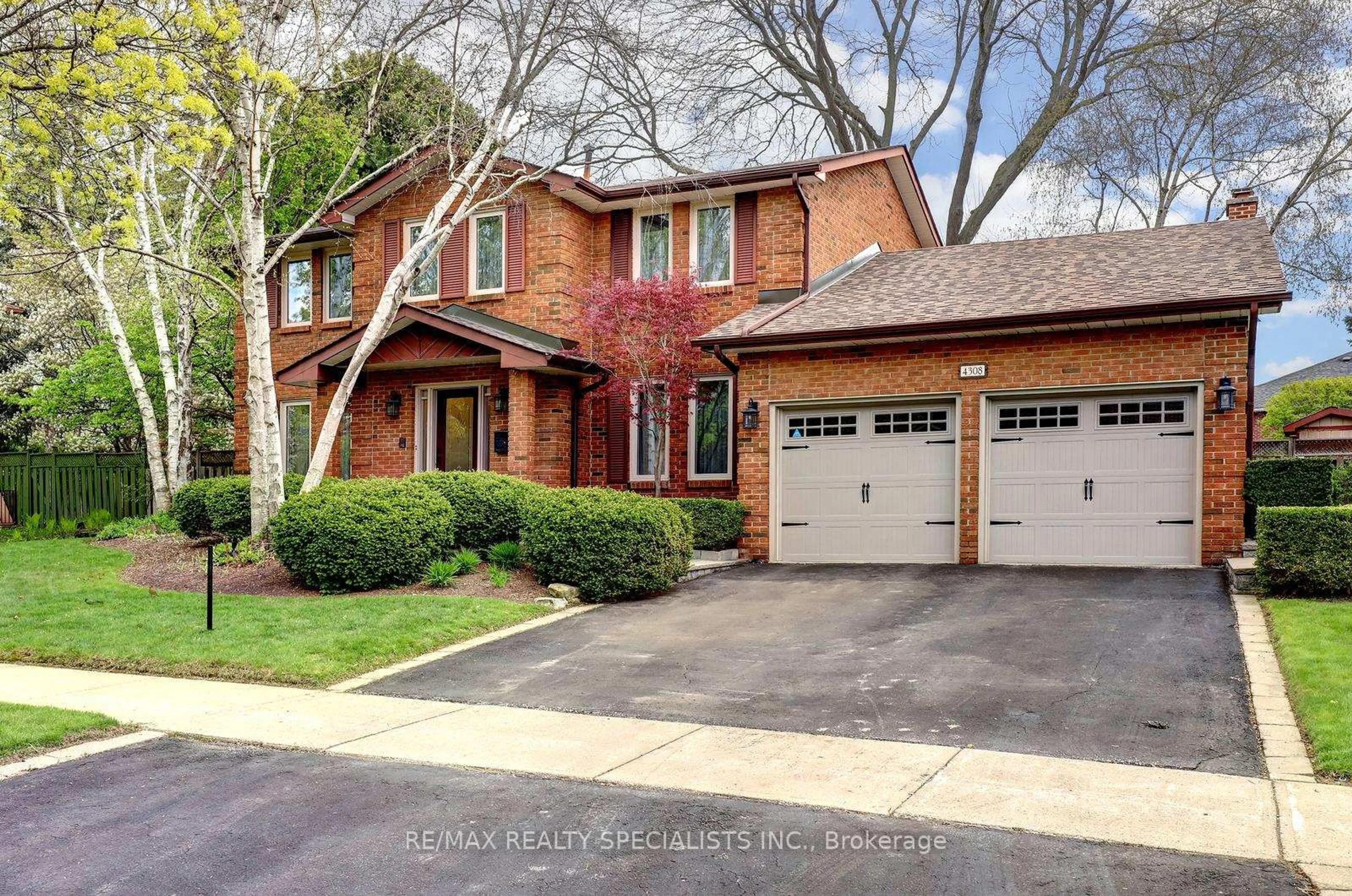 Home with brick exterior material, street for 4308 Bridlepath Tr, Mississauga Ontario L5L 3K4