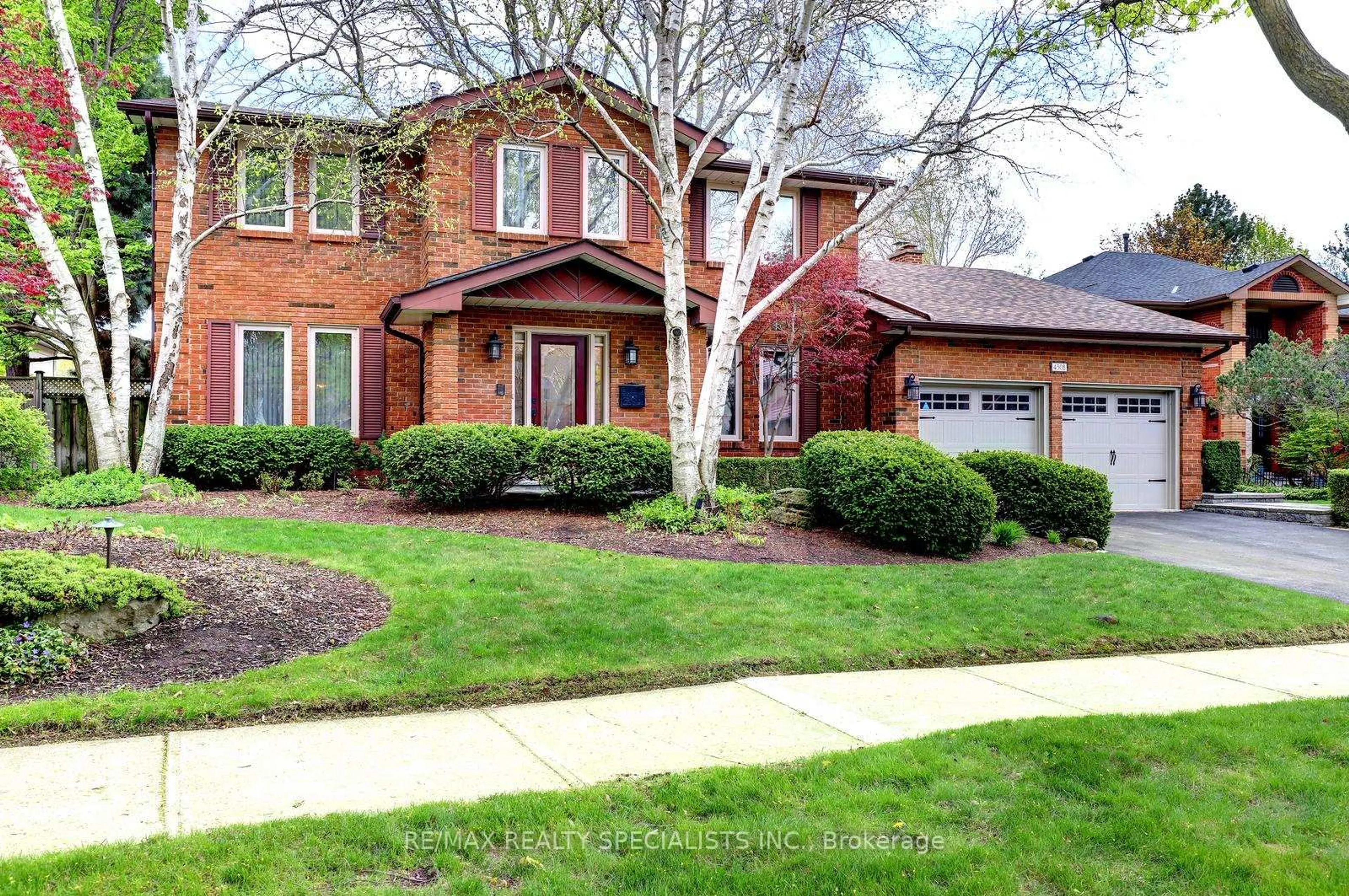 Home with brick exterior material, street for 4308 Bridlepath Tr, Mississauga Ontario L5L 3K4