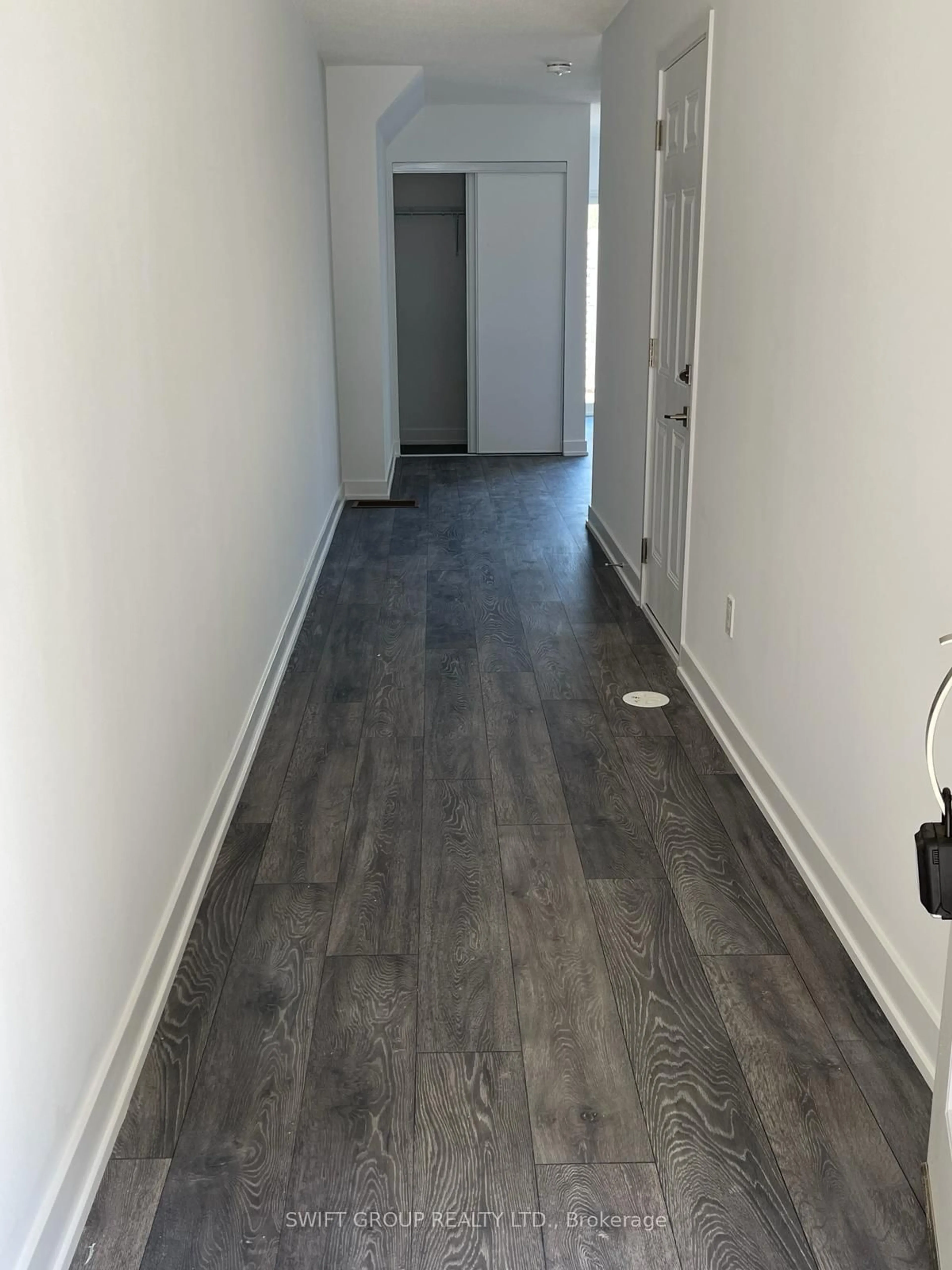 A pic of a room for 1121 Cooke Blvd #92, Burlington Ontario L7T 0C4