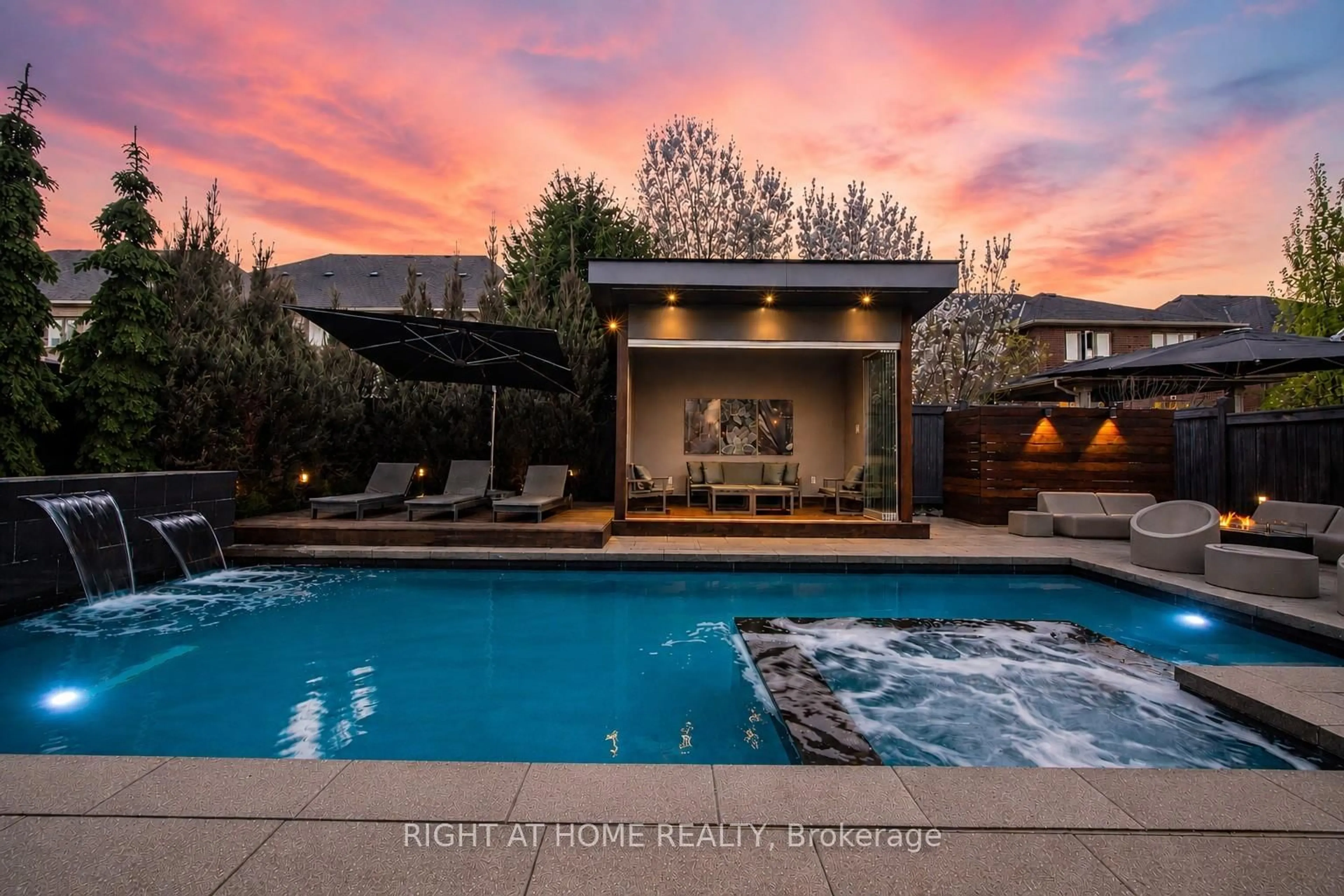 Pool for 3305 Mistwell Cres, Oakville Ontario L6L 0A3