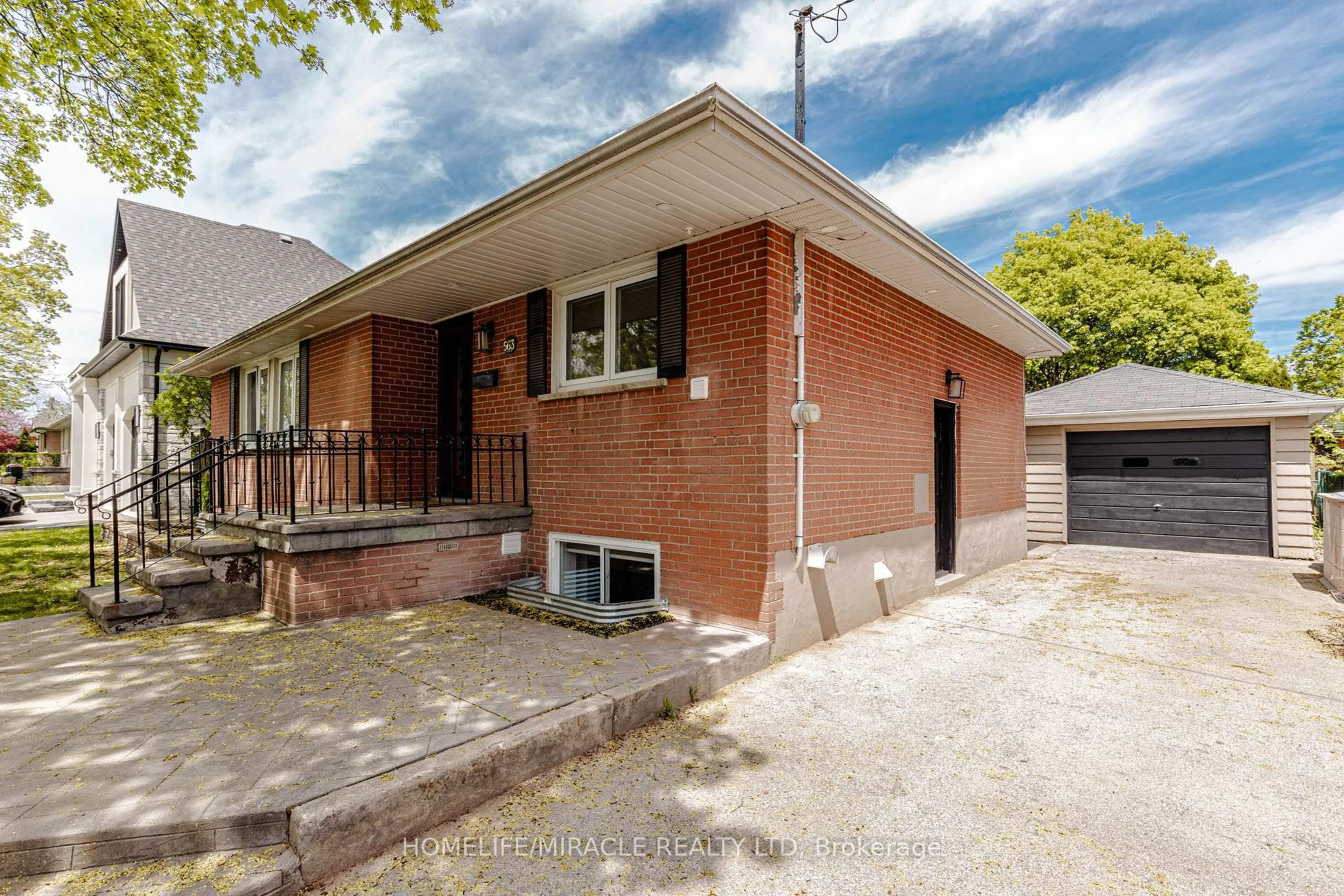 Home with brick exterior material, street for 563 Taplow Cres, Oakville Ontario L6L 4V9