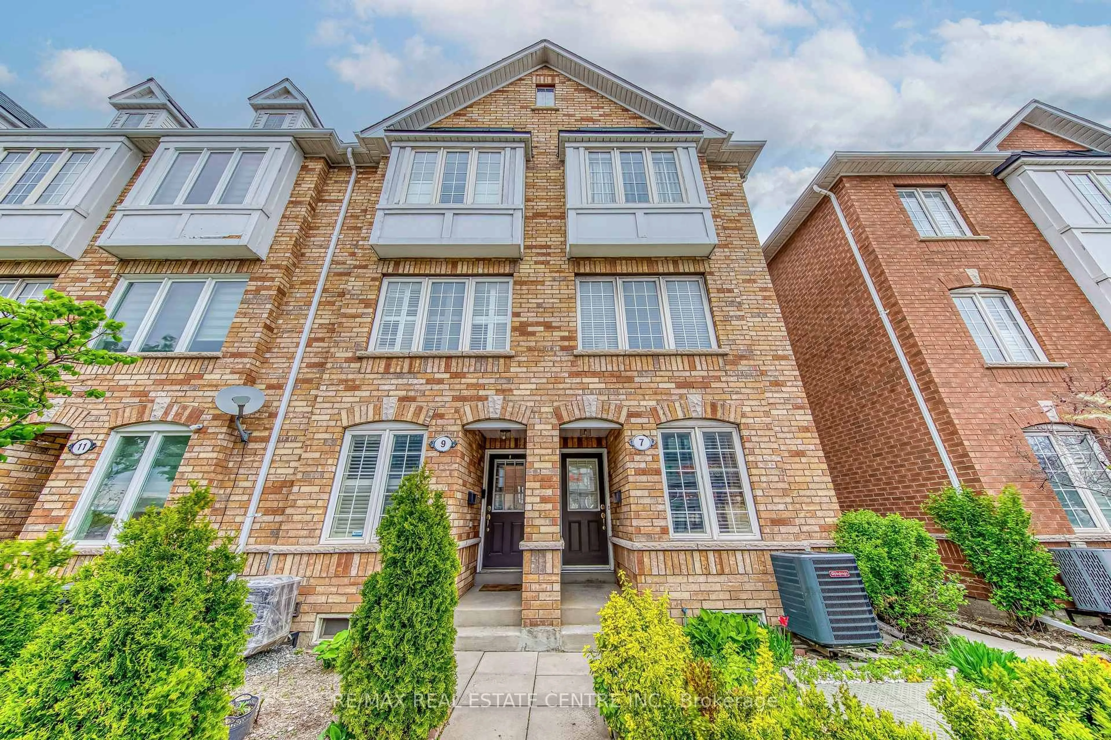 Home with brick exterior material, street for 7 Weston Rd, Toronto Ontario M6N 5H2