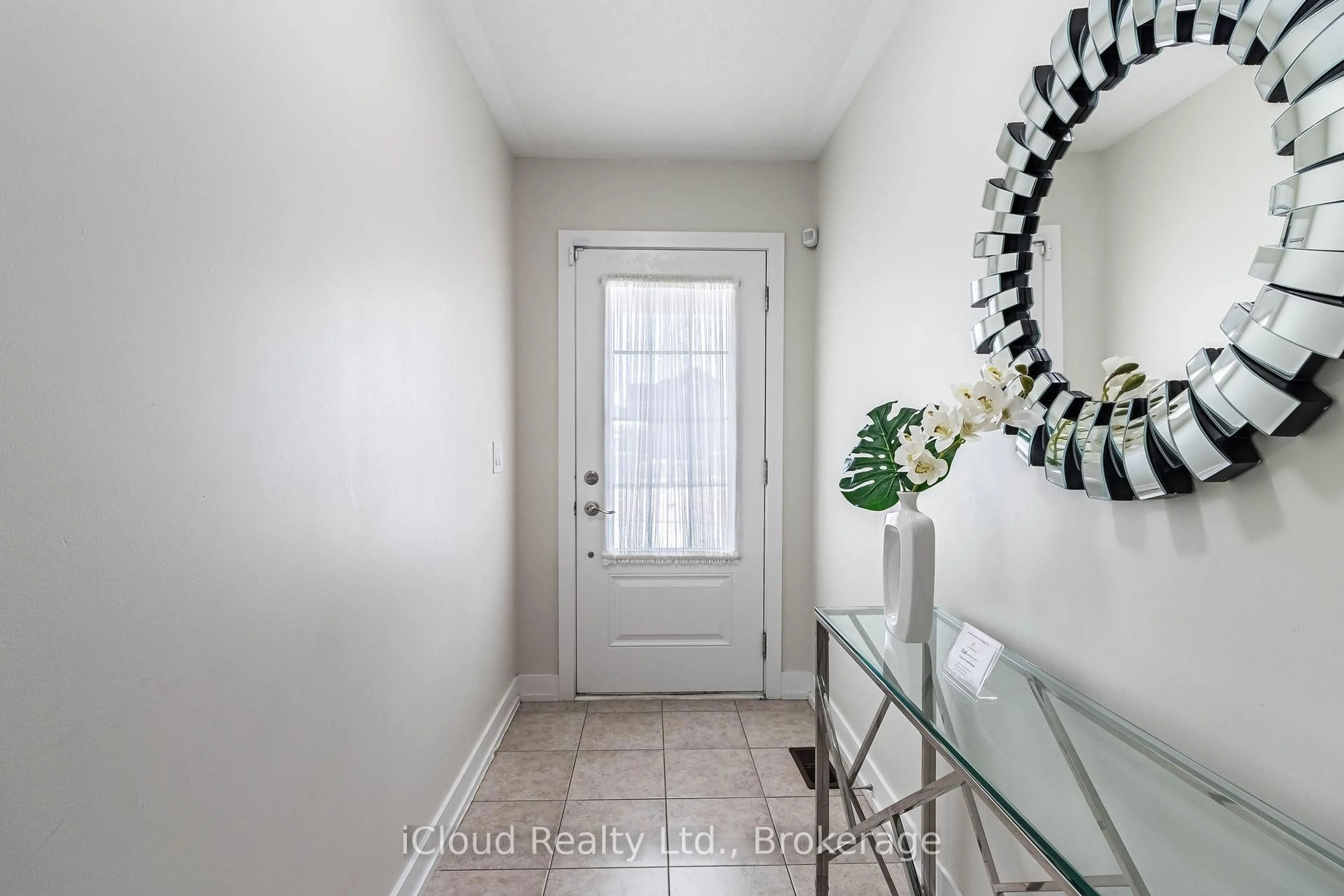 Indoor entryway for 156 Inspire Blvd, Brampton Ontario L6R 3X9