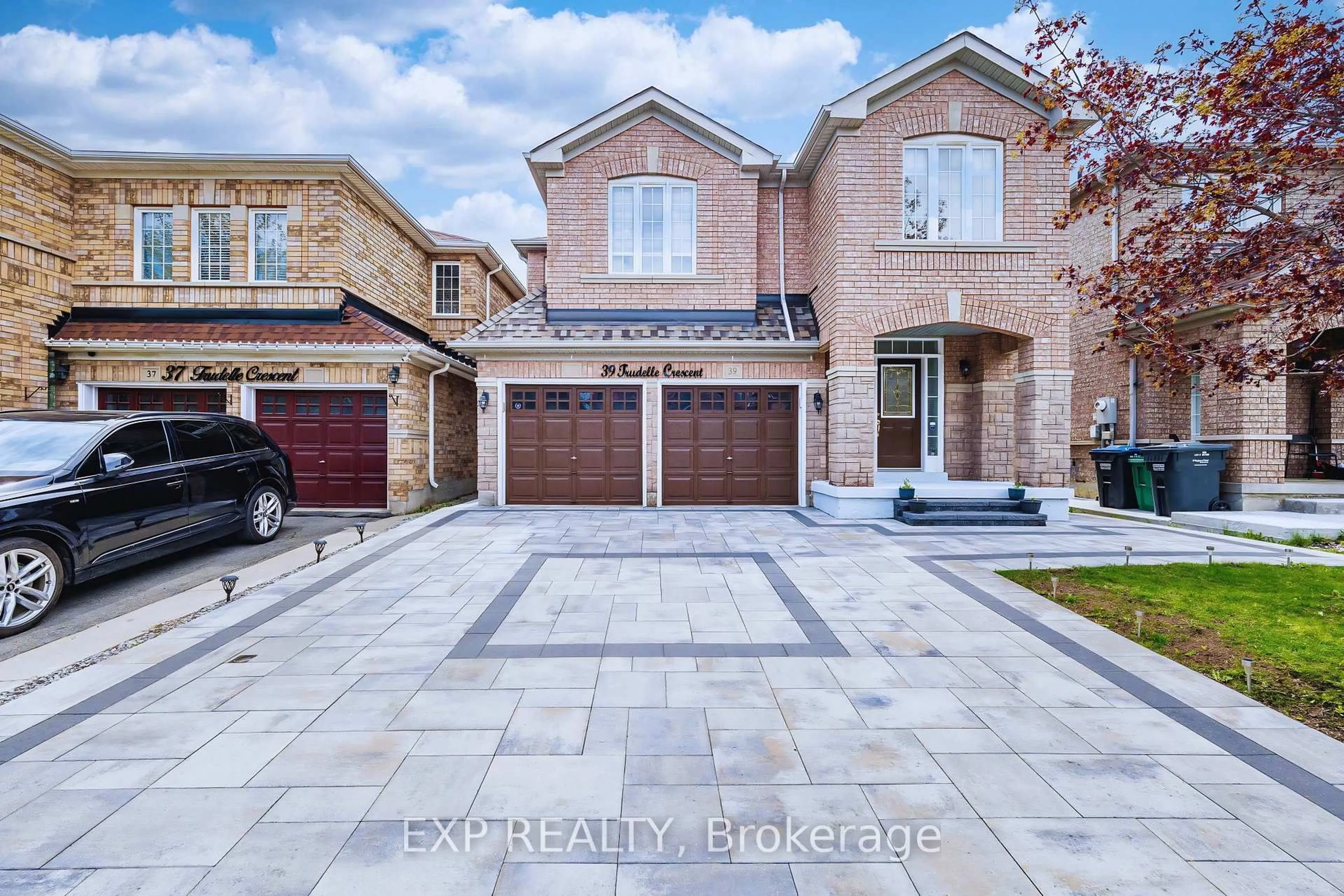 Home with brick exterior material, street for 39 Trudelle Cres, Brampton Ontario L7A 2Z2