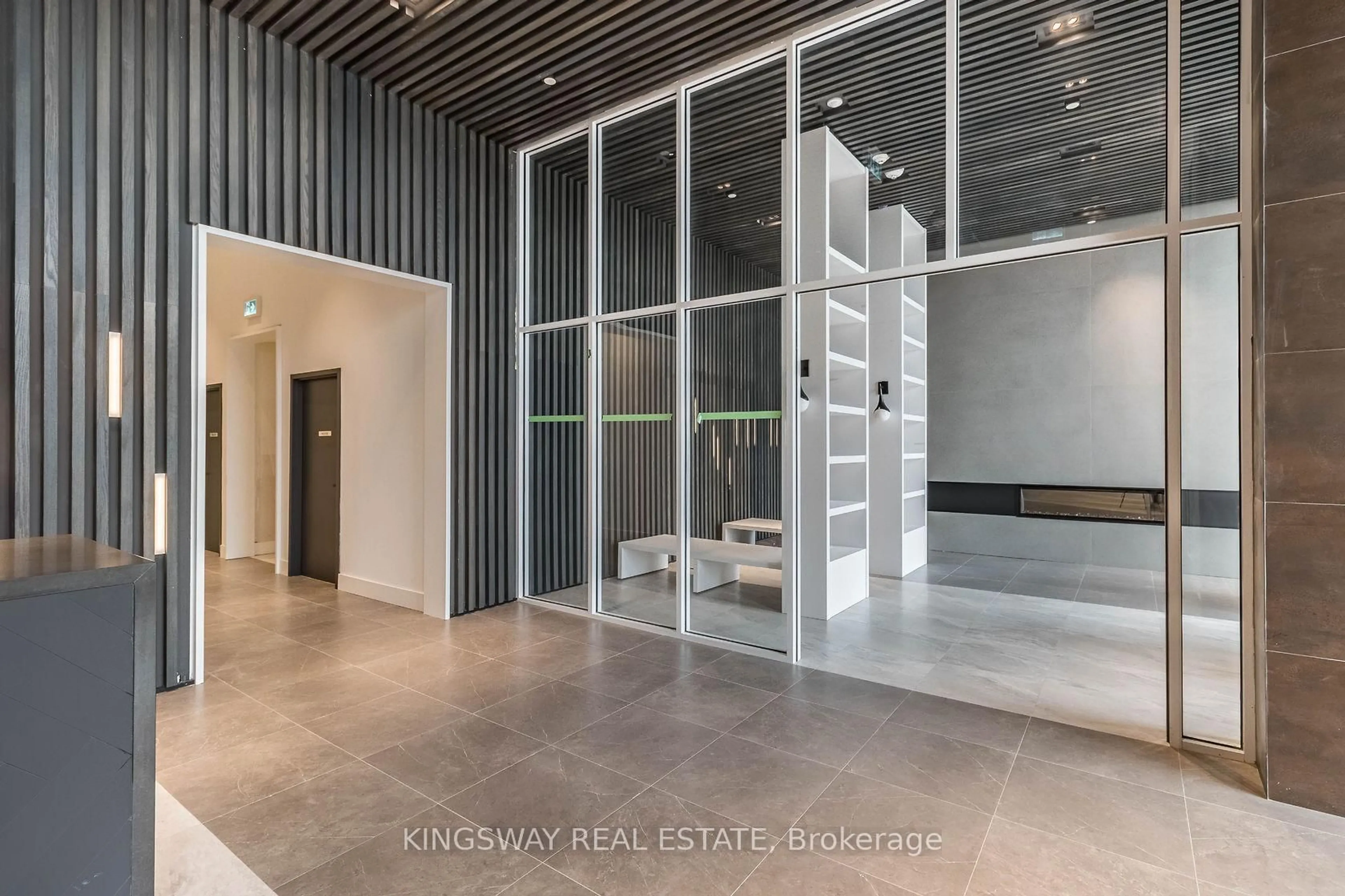 Unknown for 2481 Taunton Rd #901, Oakville Ontario L6H 3R7