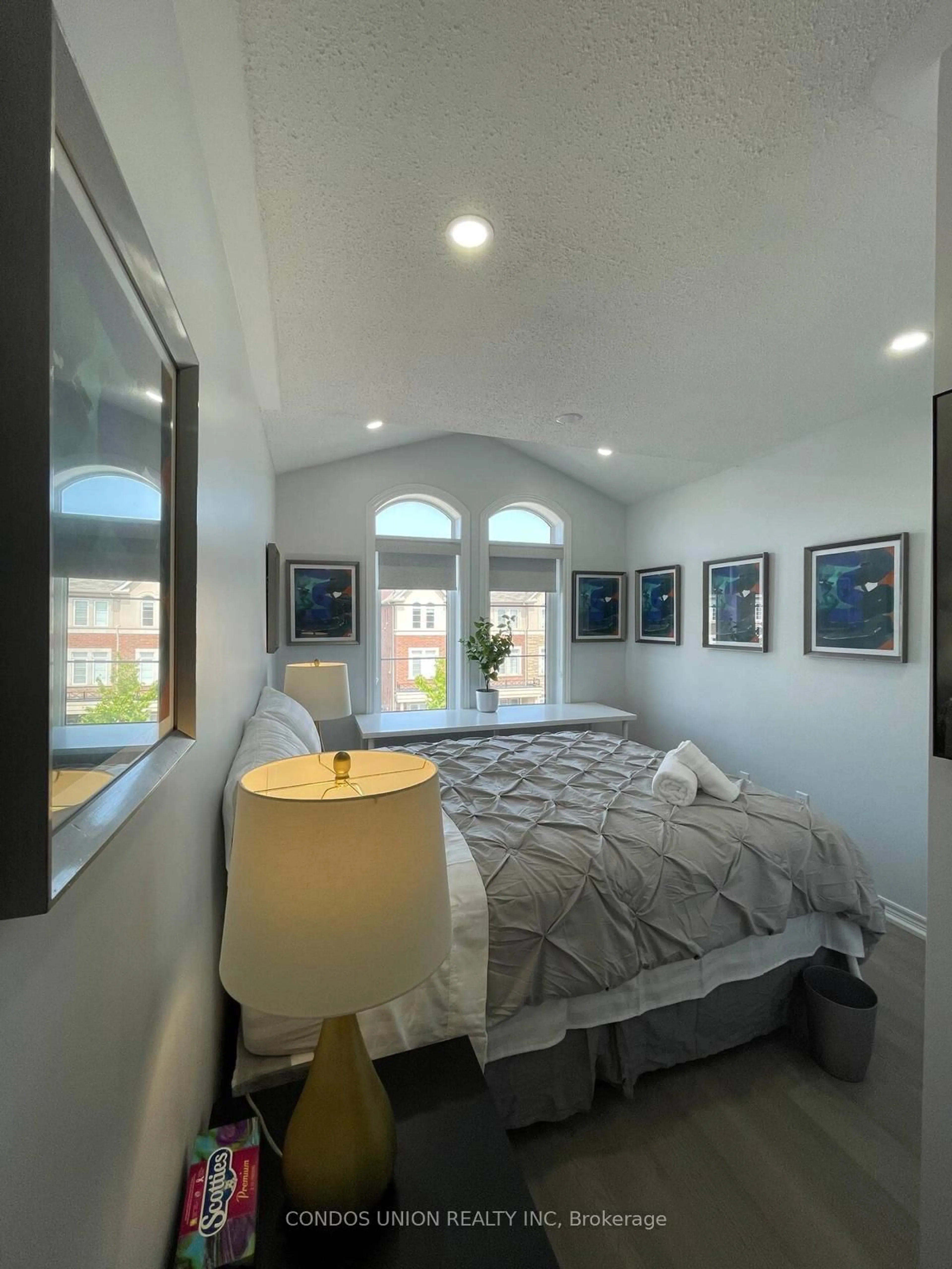Bedroom with bed, unknown for 3092 Preserve Dr, Oakville Ontario L6M 0T8