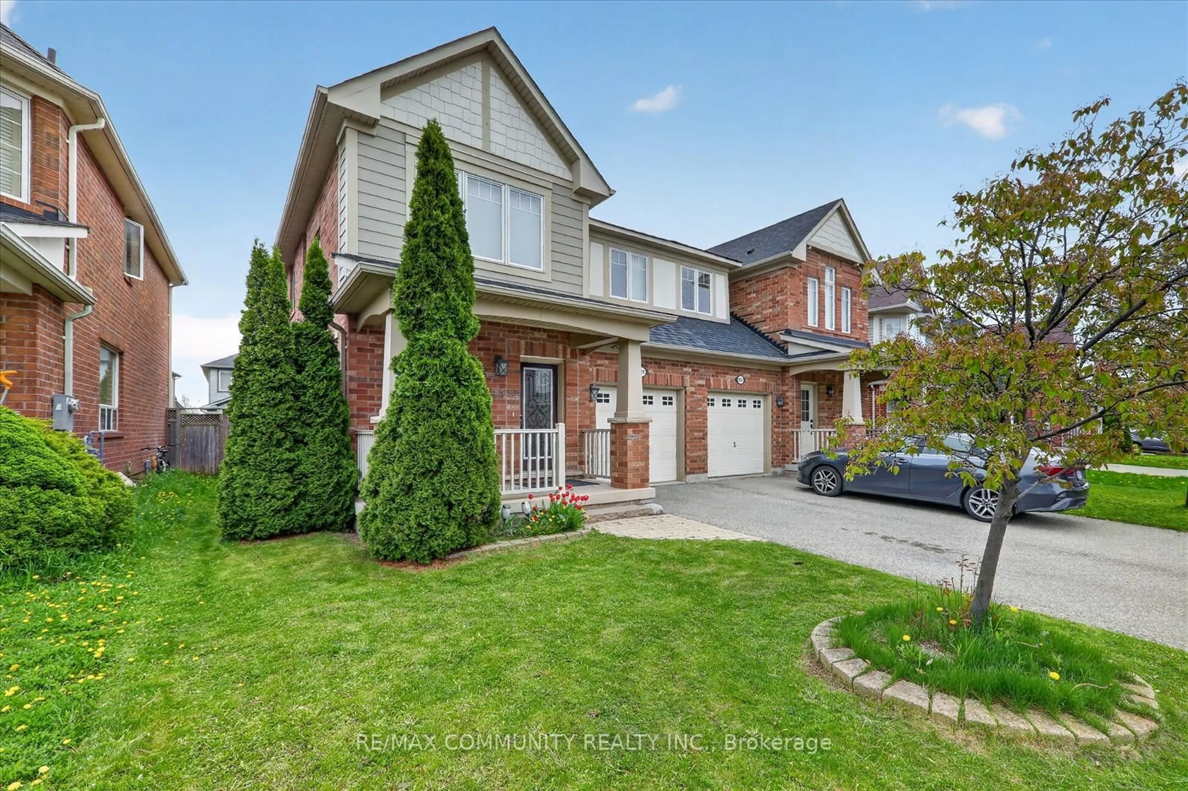 Home with brick exterior material, street for 924 Zelinsky Cres, Milton Ontario L9T 0L5