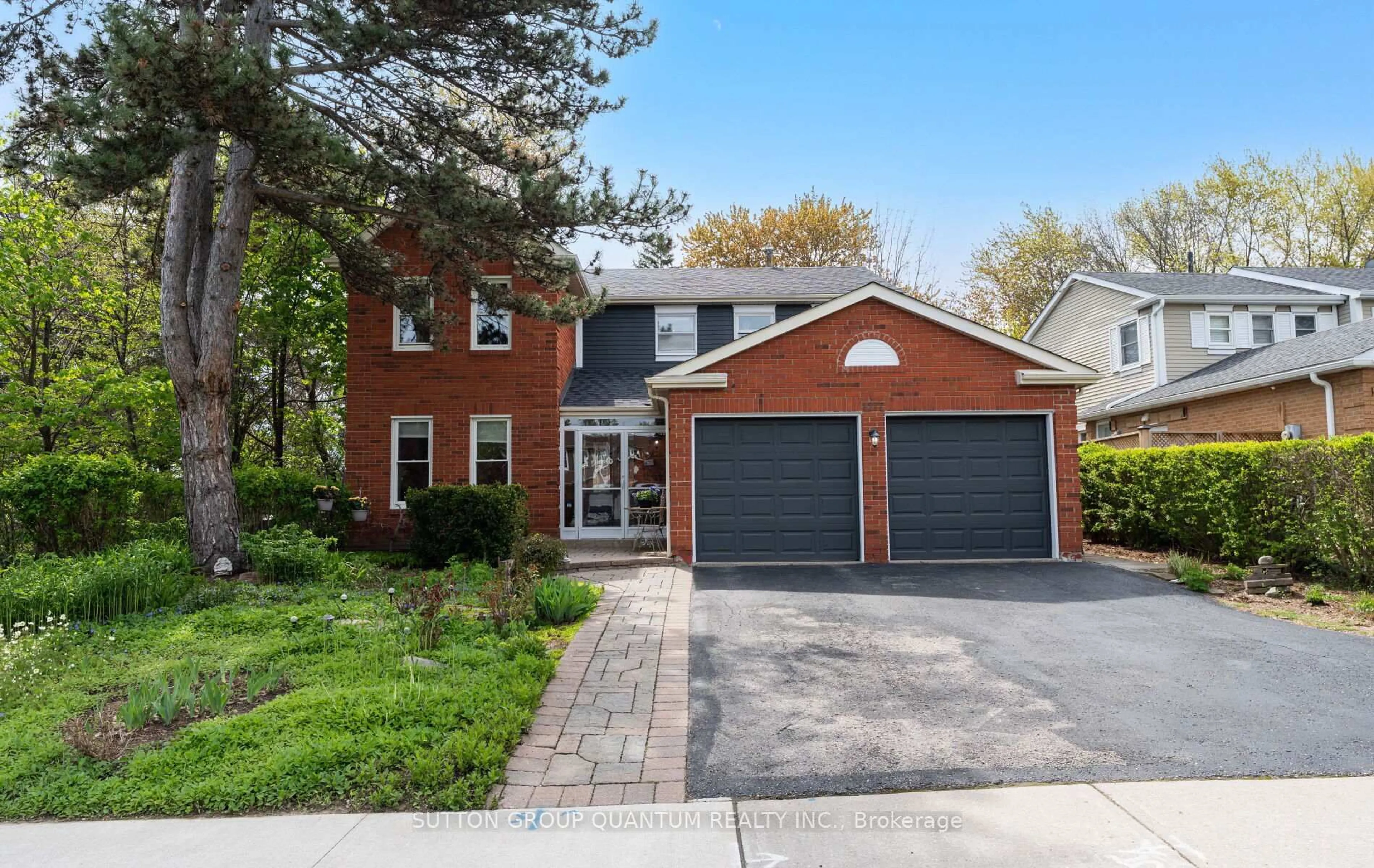 Home with brick exterior material, street for 1777 Folkway Dr, Mississauga Ontario L5L 2X1