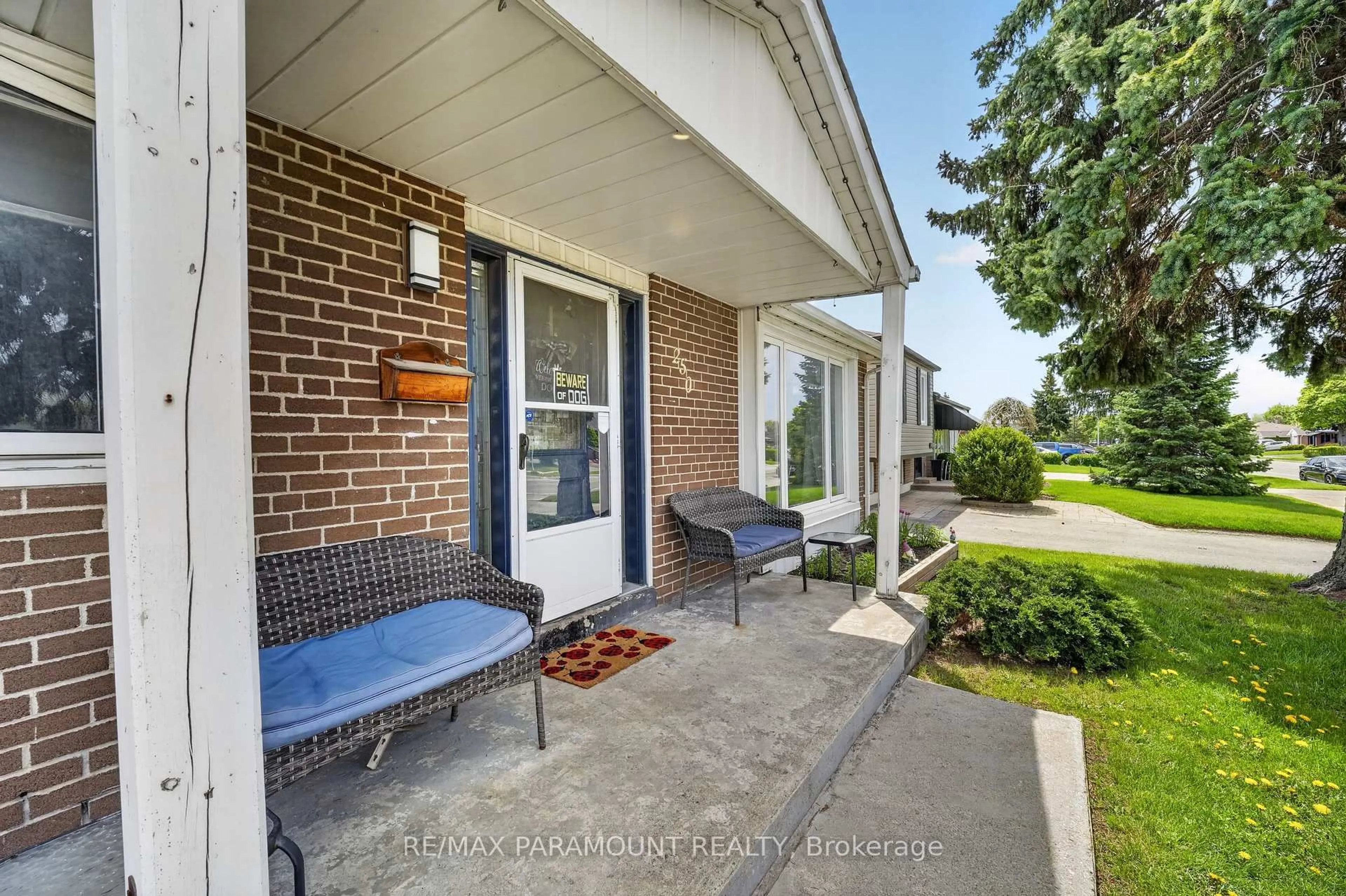 Unknown for 250 Avondale Blvd, Brampton Ontario L6T 1J4