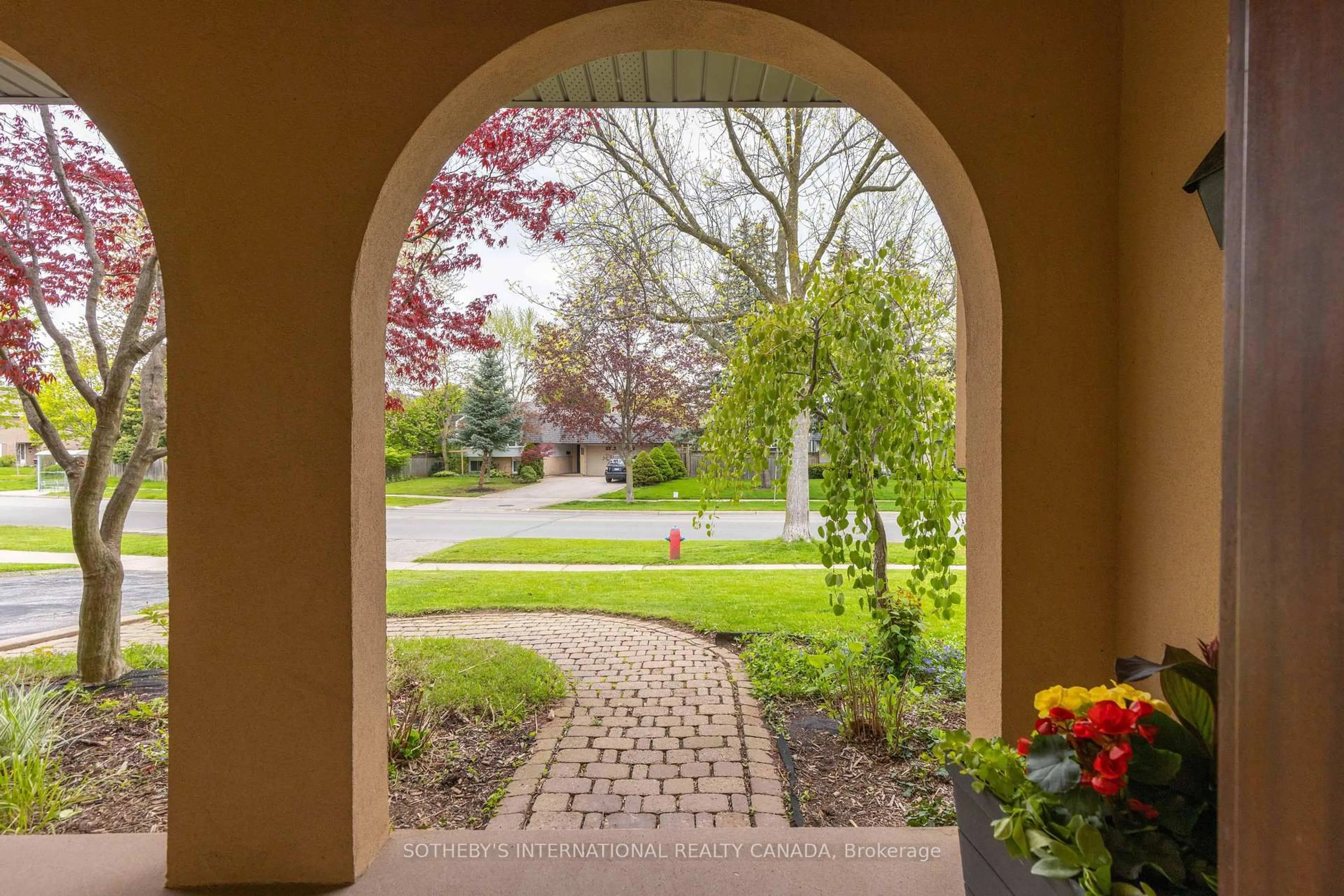 Unknown for 2290 Bridge Rd, Oakville Ontario L6L 2G6