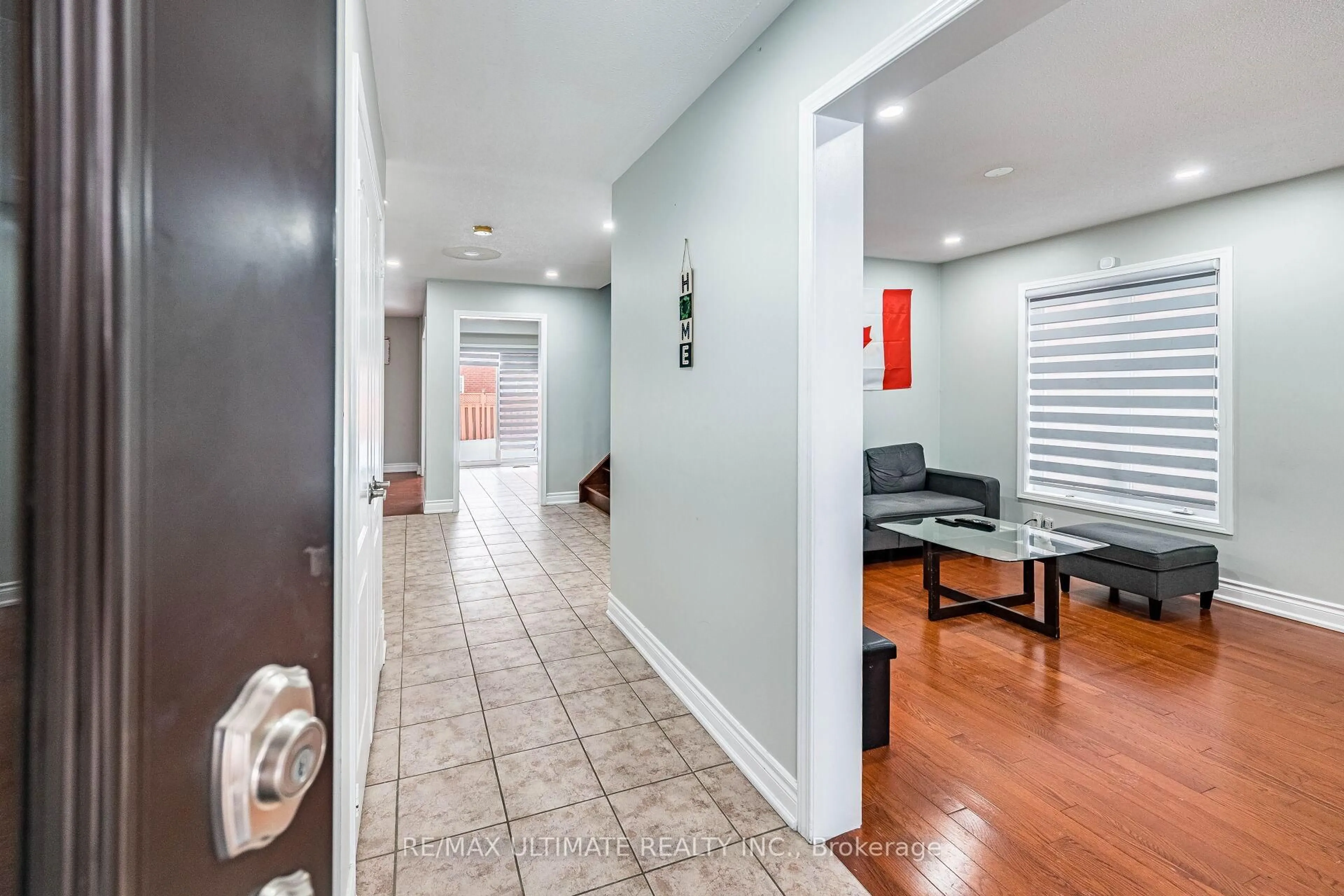 Indoor foyer for 22 Beresford Cres, Brampton Ontario L6P 2M2