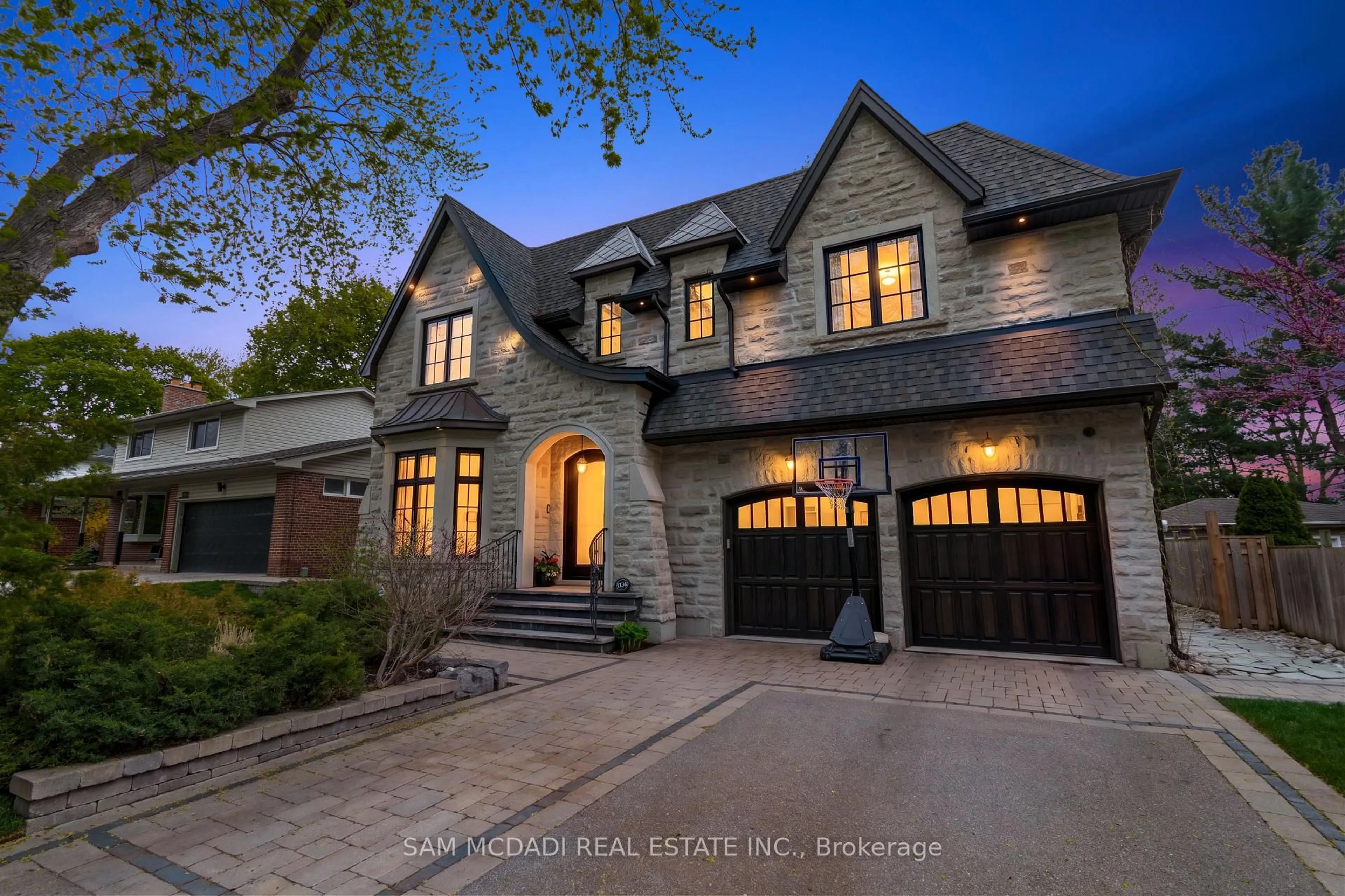 Home with brick exterior material, street for 1134 Welwyn Dr, Mississauga Ontario L5J 3J3