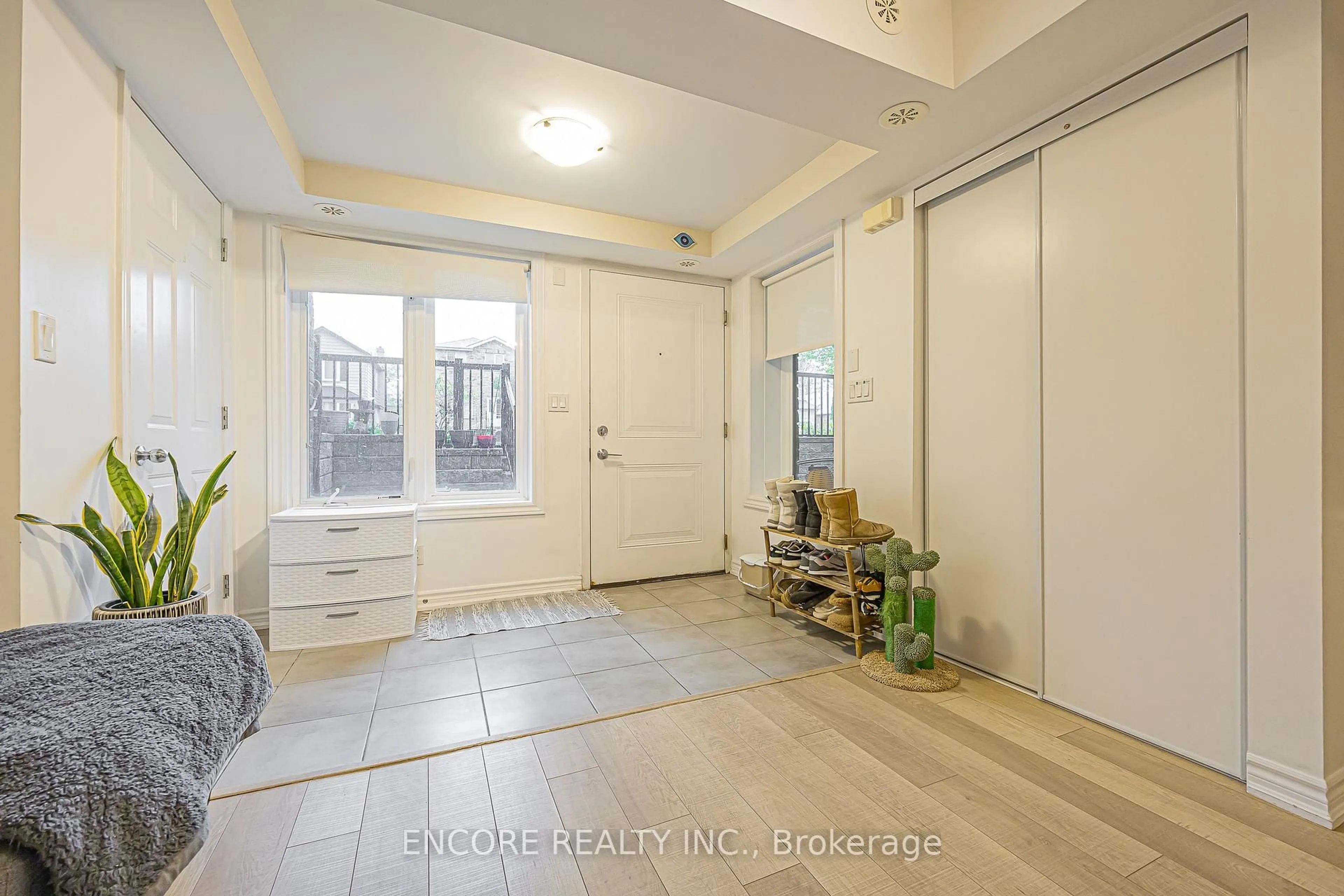Indoor entryway for 10 Carnation Ave #8, Toronto Ontario M8V 0B8