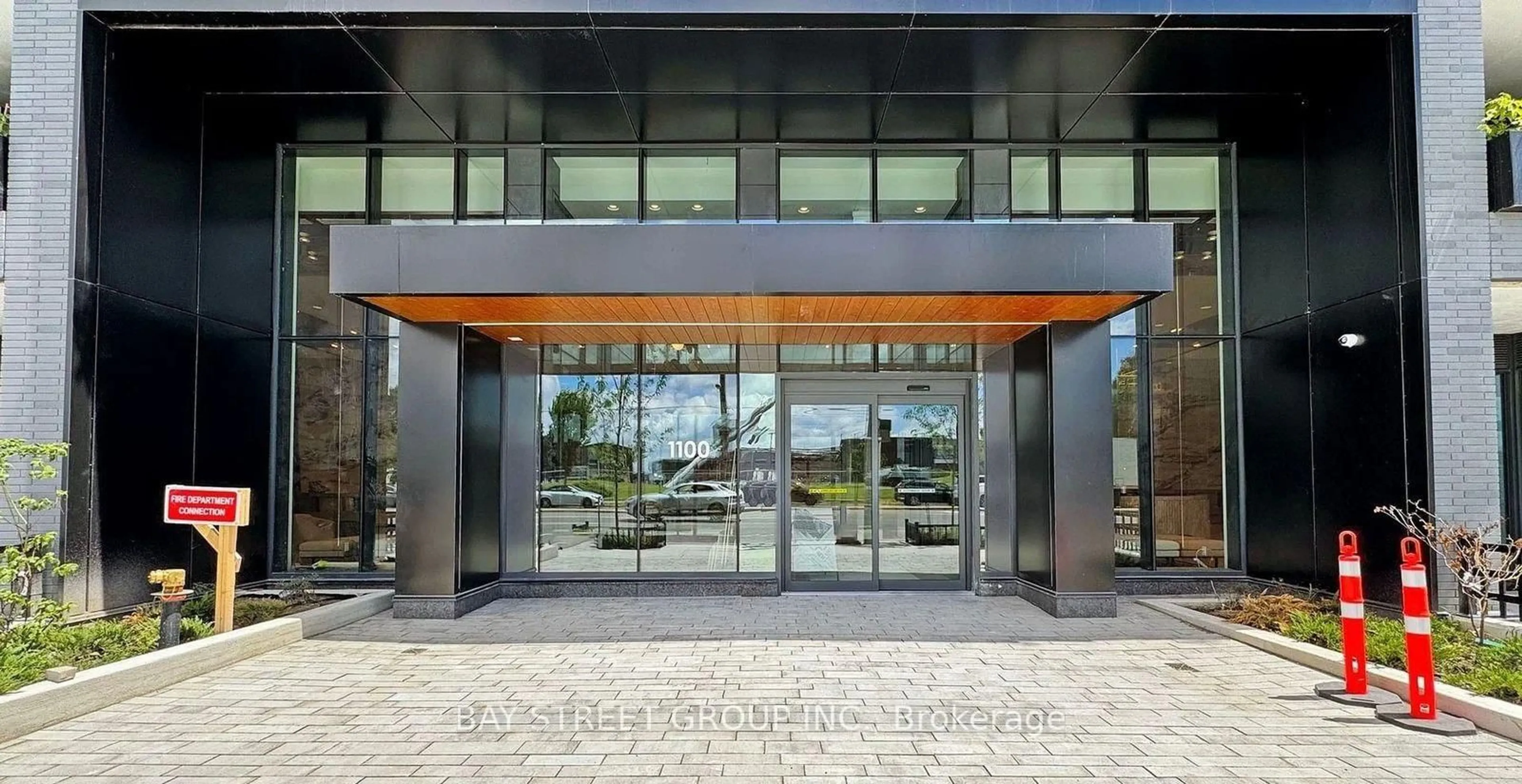 Indoor foyer for 1100 Sheppard Ave #LPH08, Toronto Ontario M3K 0E4