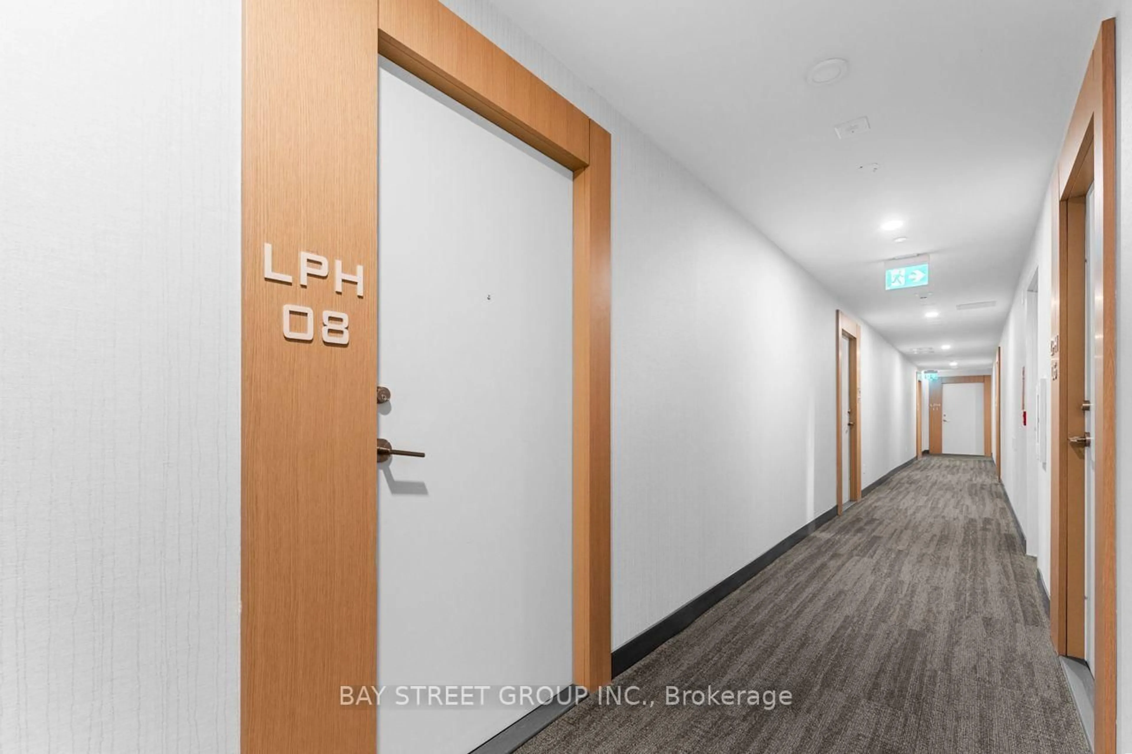 Indoor foyer for 1100 Sheppard Ave #LPH08, Toronto Ontario M3K 0E4