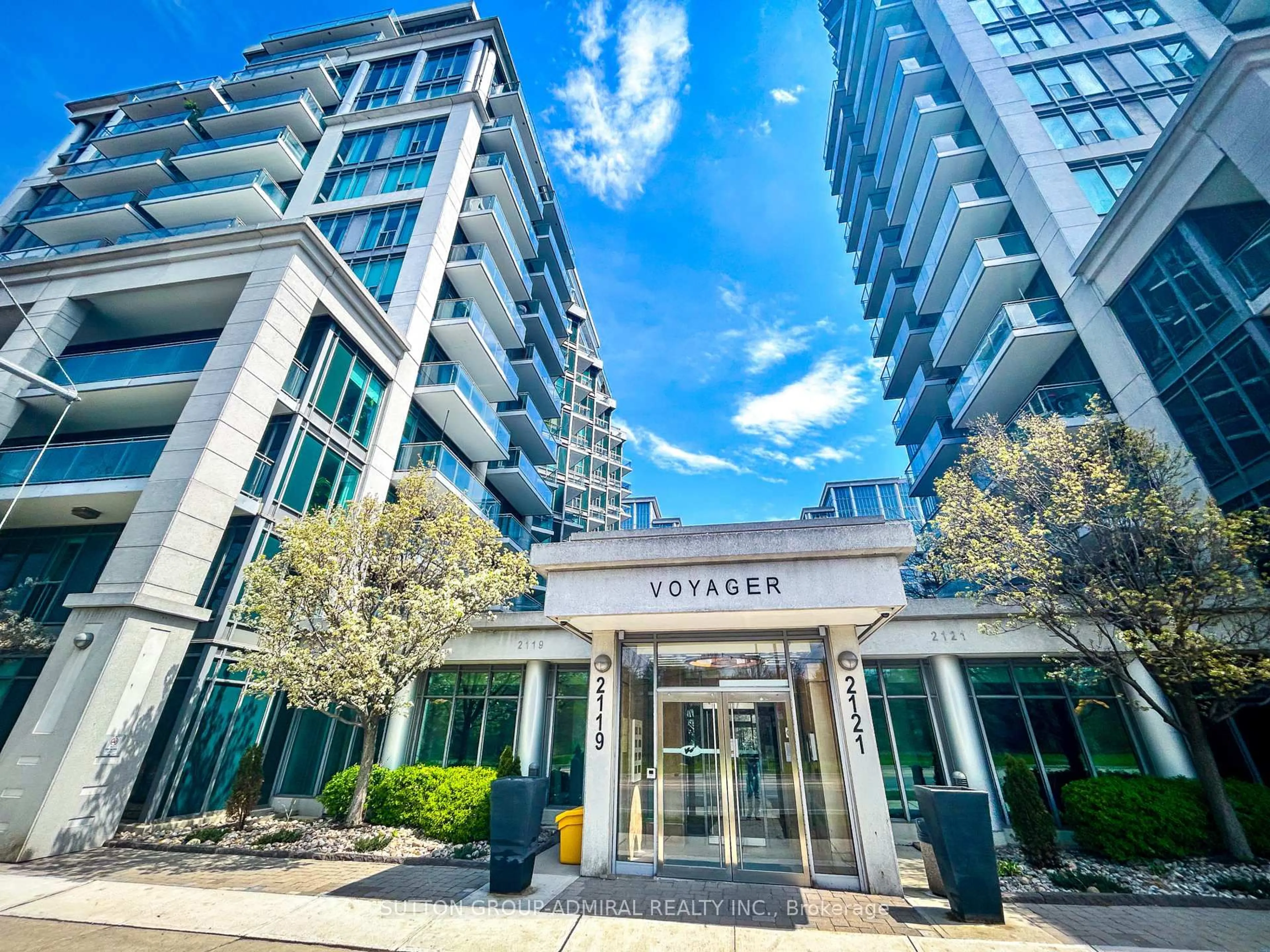 Indoor foyer for 2119 Lake Shore Blvd #415, Toronto Ontario M8V 4E8