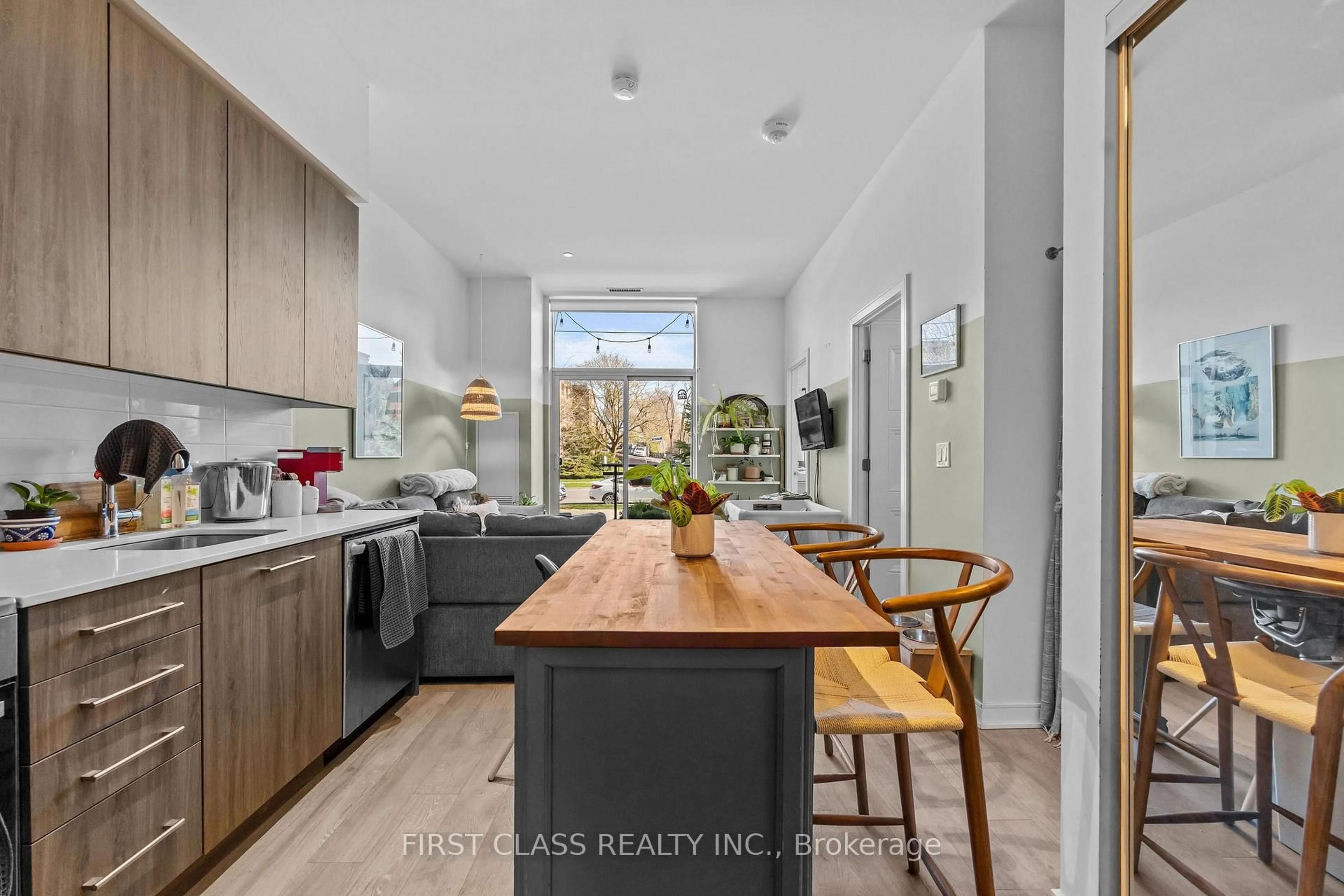 Open concept kitchen, unknown for 1 Neighbourhood Lane #110, Toronto Ontario M8Y 0C2