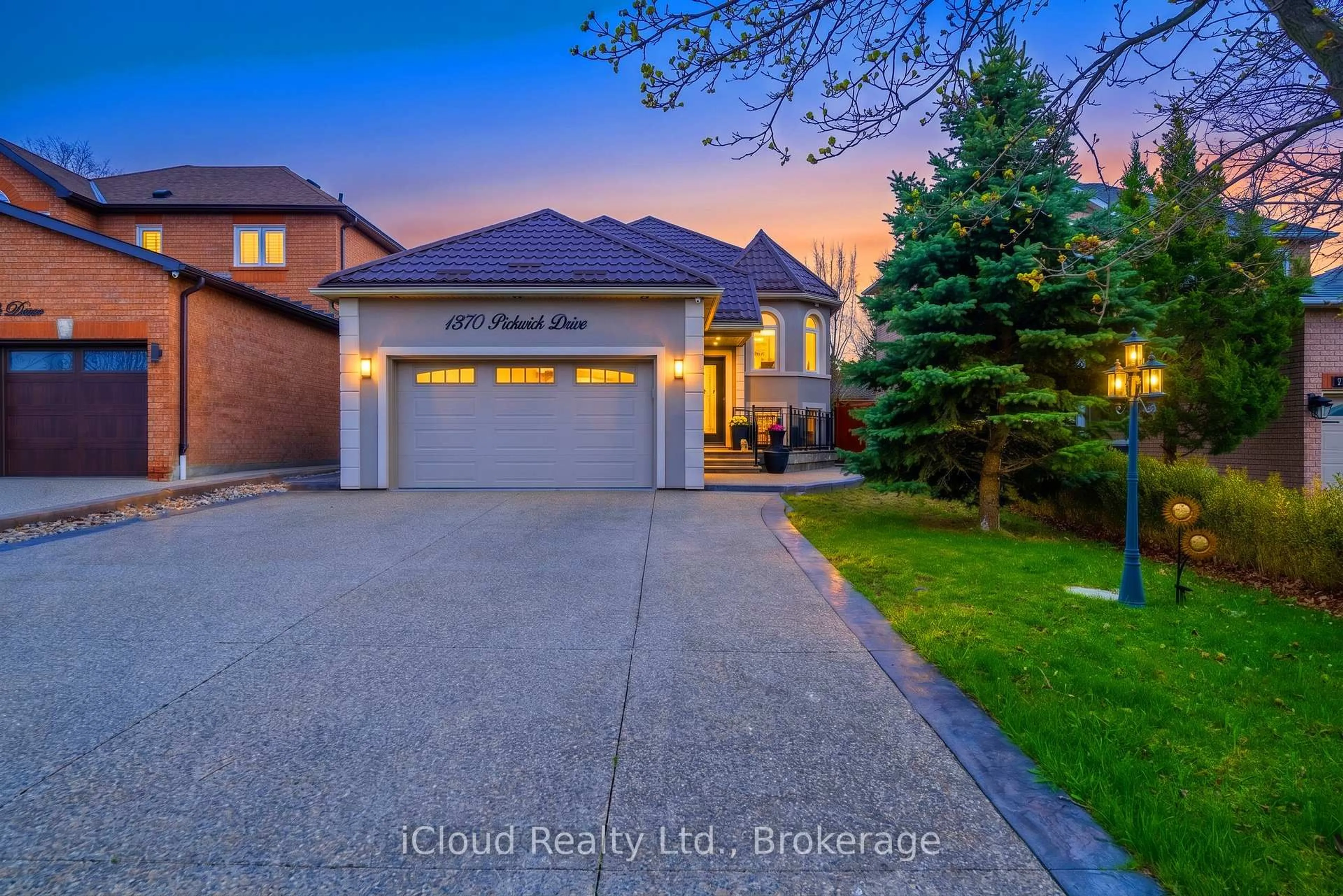 Unknown for 1370 Pickwick Dr, Mississauga Ontario L5V 2H4