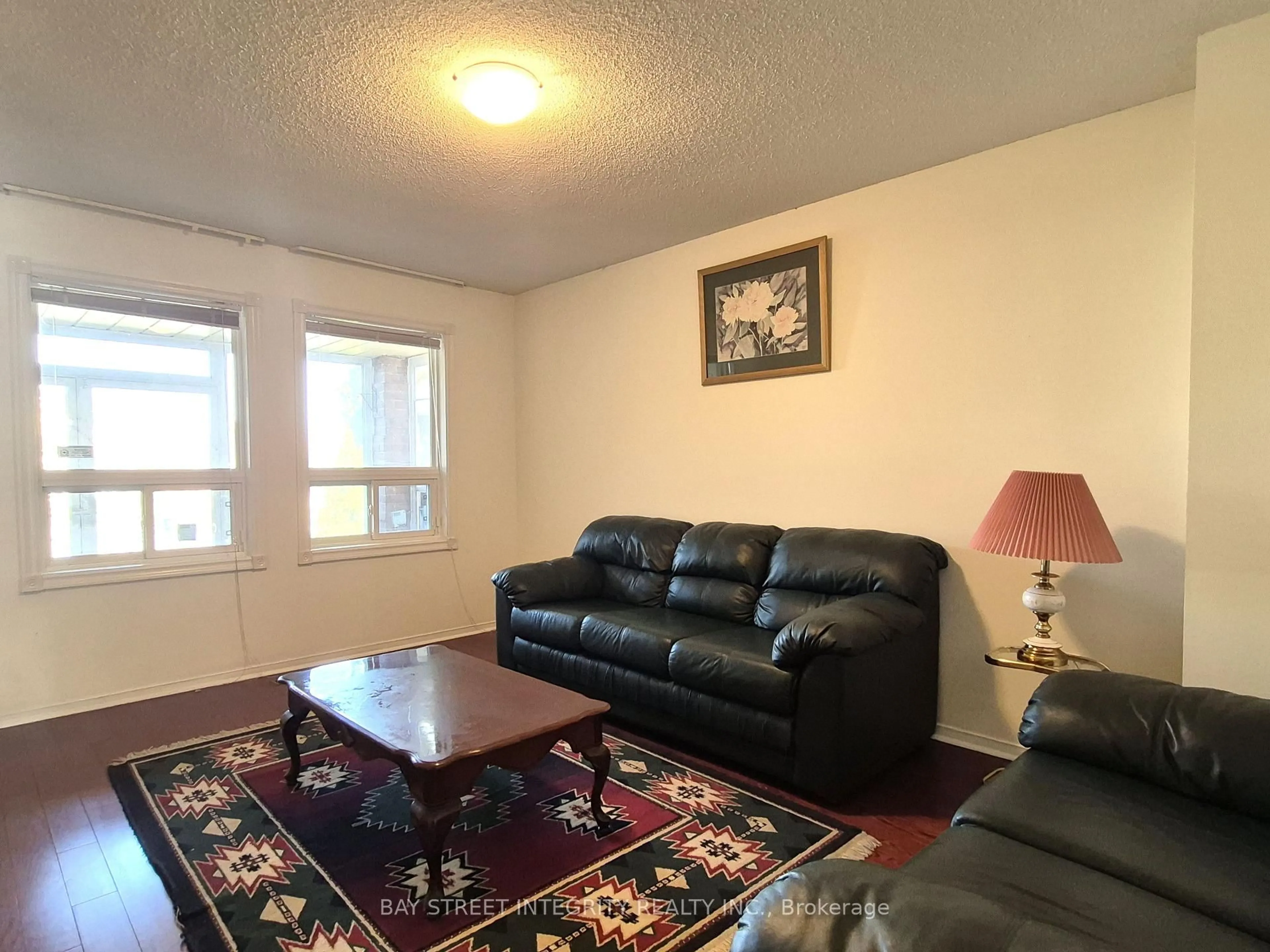 Living room with furniture, unknown for 5132 Guildwood Way, Mississauga Ontario L5R 2S7