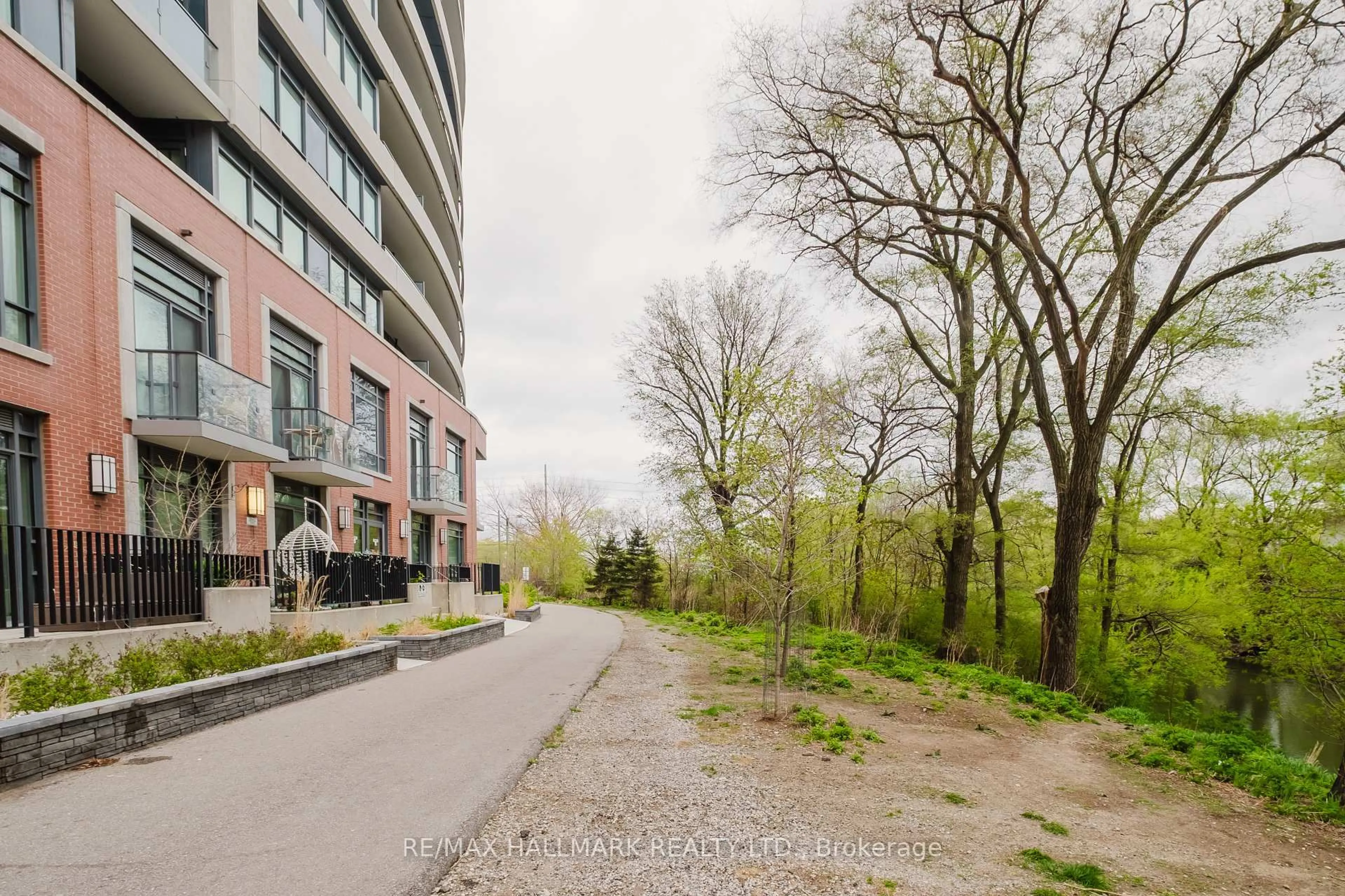 Patio, street for 2212 Lake Shore Blvd #1209, Toronto Ontario M8V 0C2