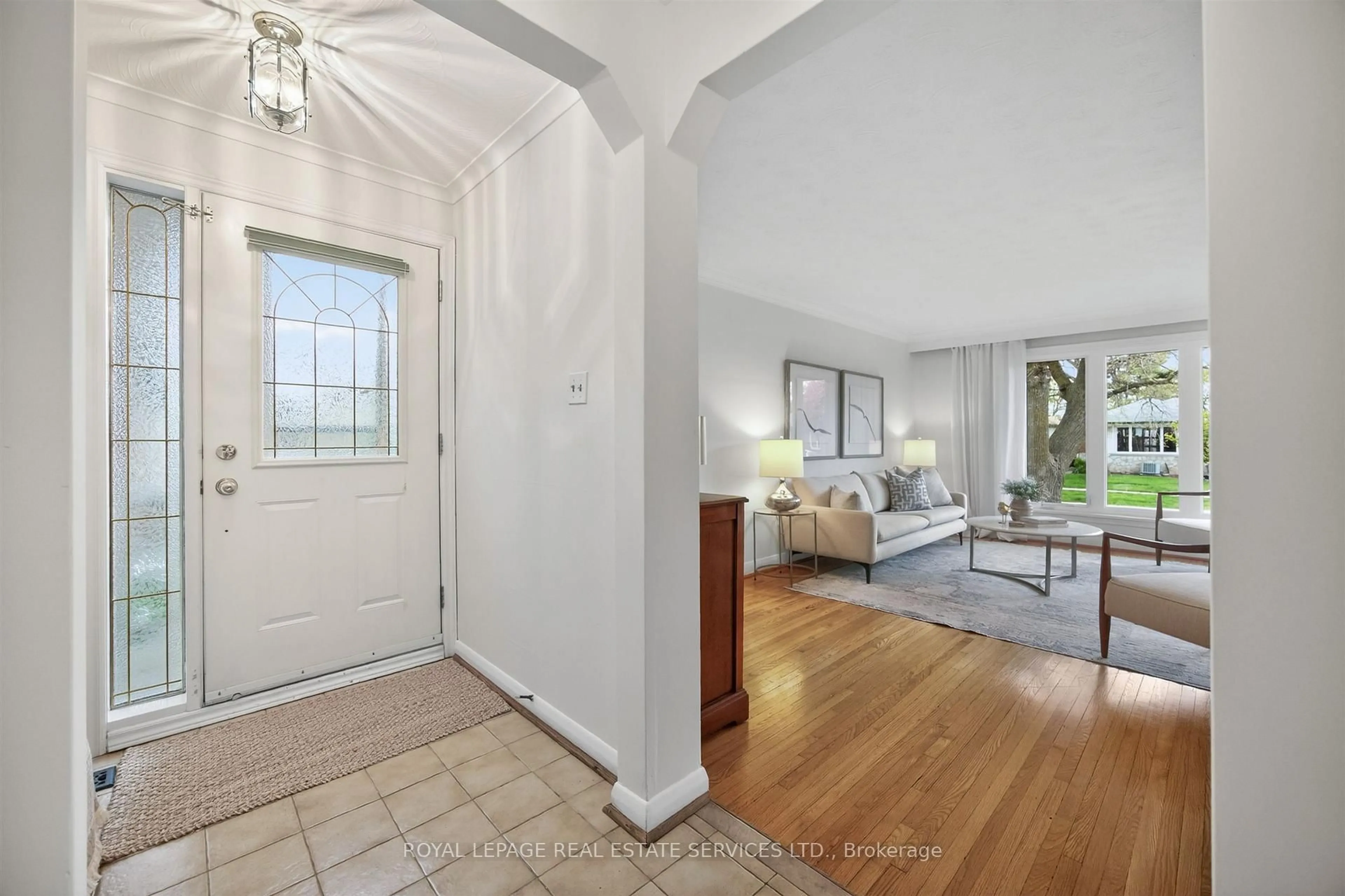 Indoor entryway for 49 Stevenharris Dr, Toronto Ontario M9C 1V2