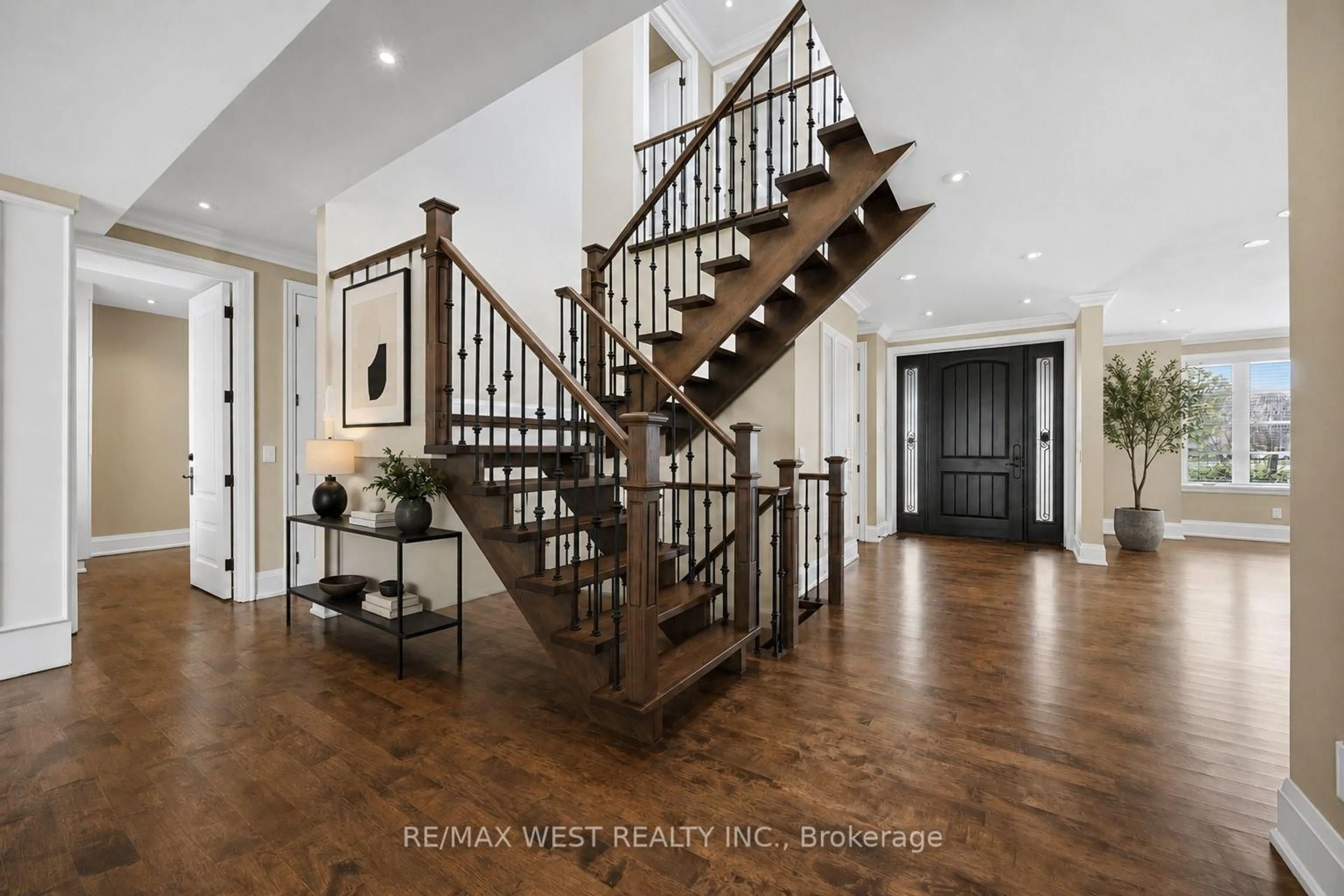 Indoor entryway for 35 Conifer Dr, Toronto Ontario M9C 1X3