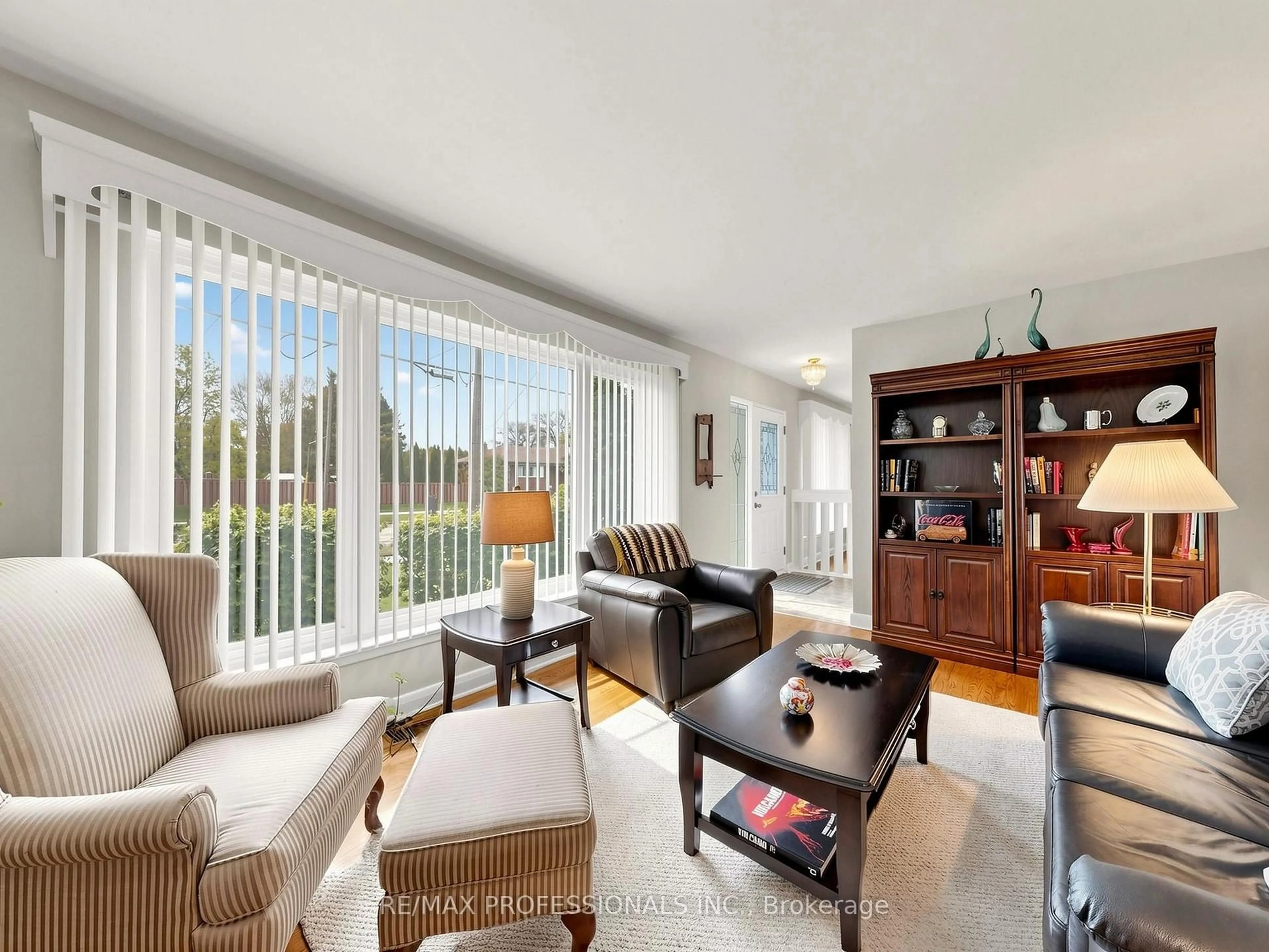Living room with furniture, unknown for 177 Elmhurst Dr, Toronto Ontario M9W 2L2